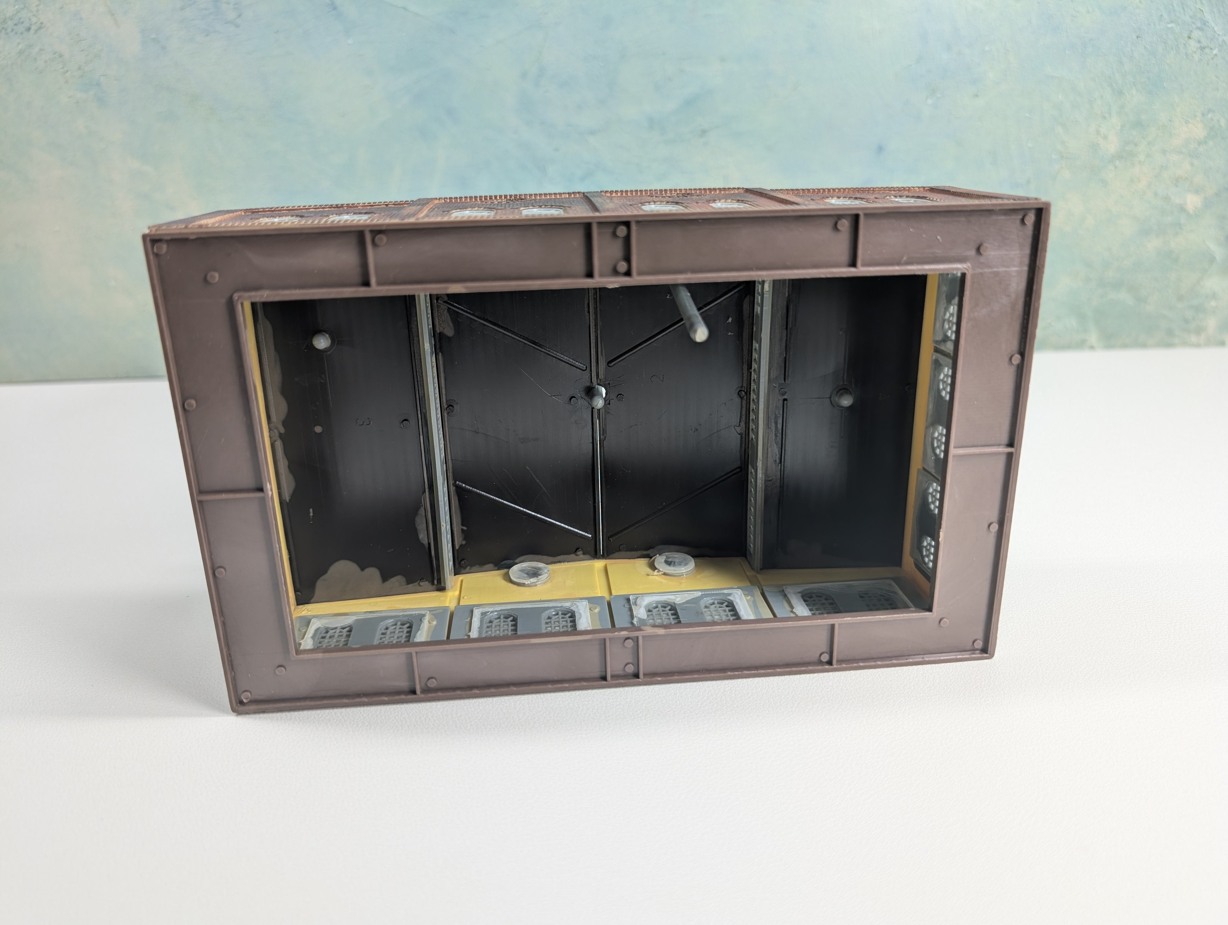 USED Walthers HO Scale Small Brick Warehouse, Small Manufacturing Factory