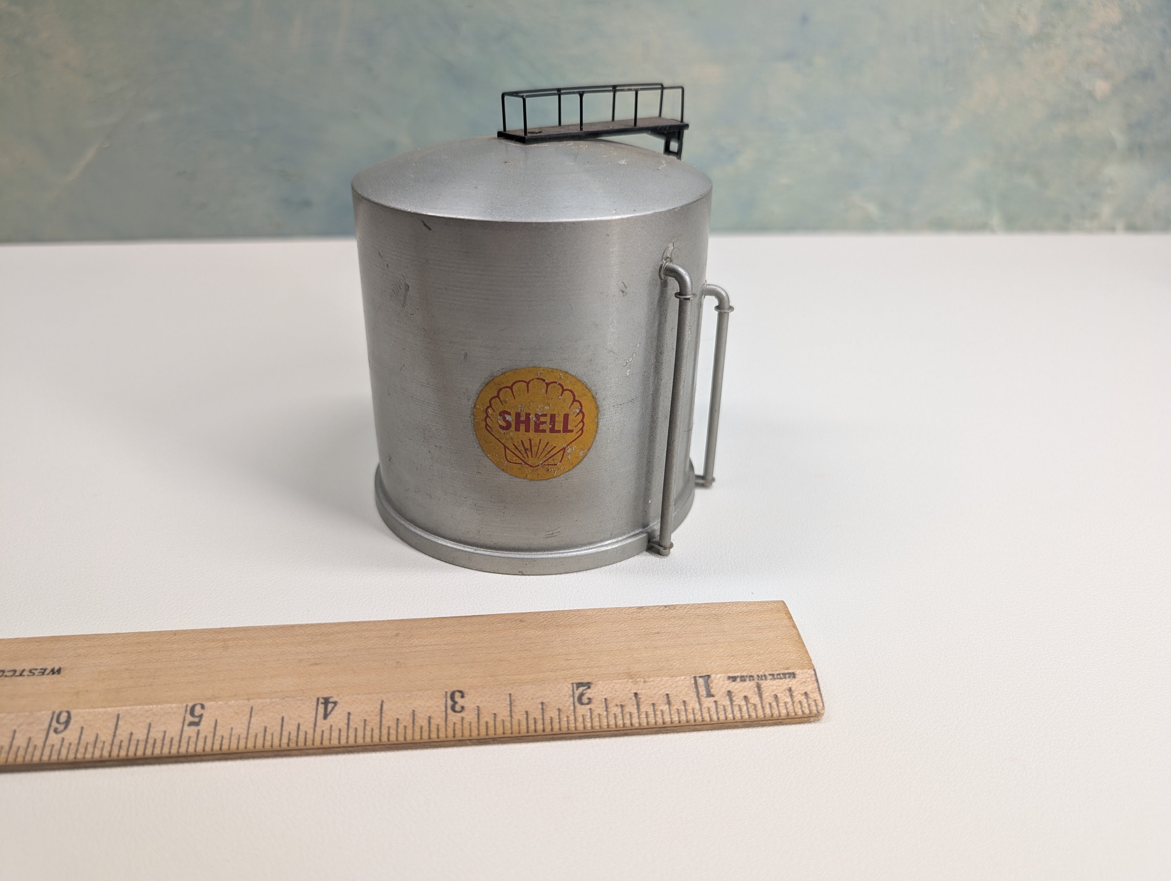 USED HO Scale Shell Fueling Depot, Fueling Facility