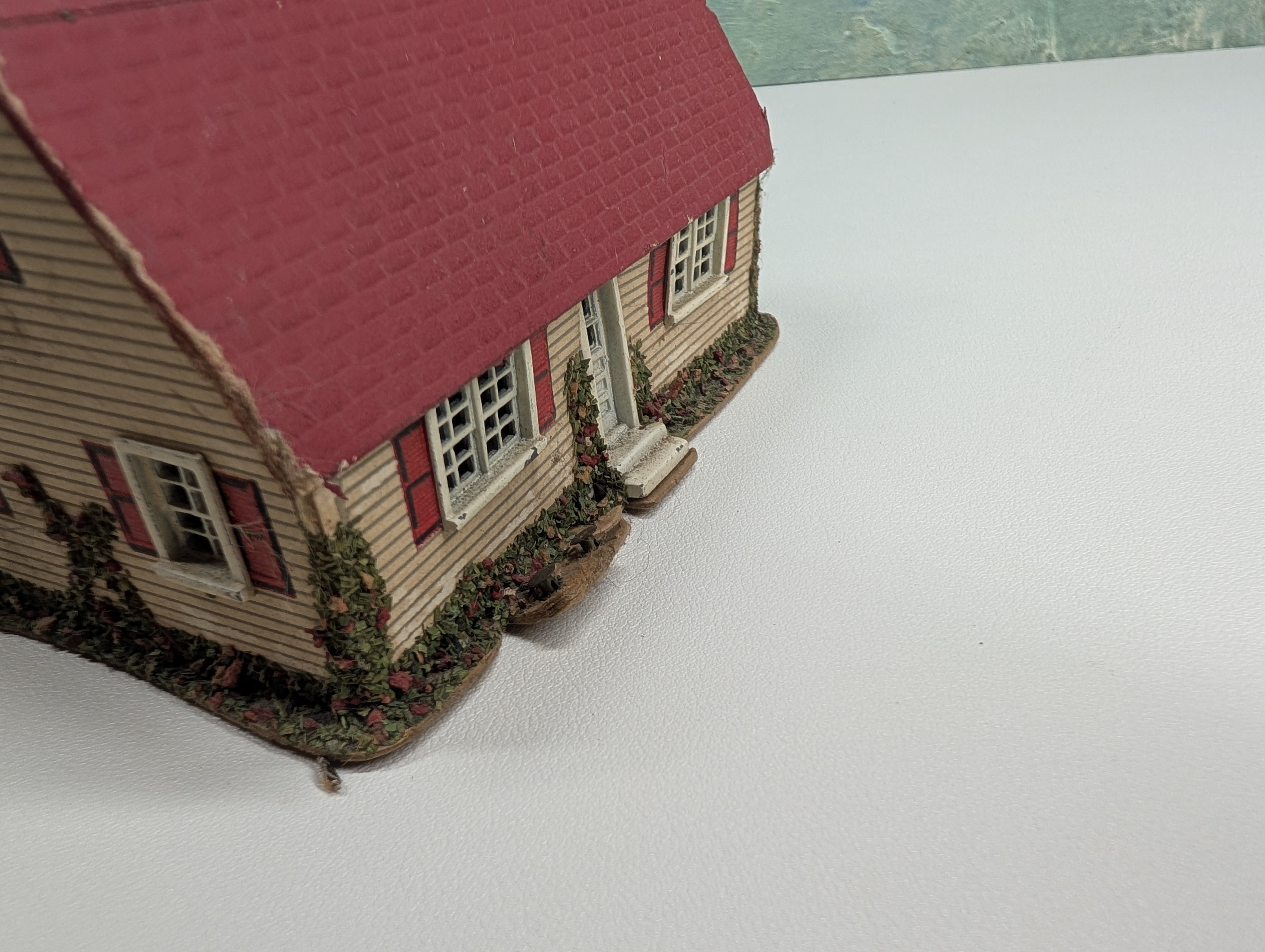 USED Ideal Models B250 HO Scale Dutch Colonial Home