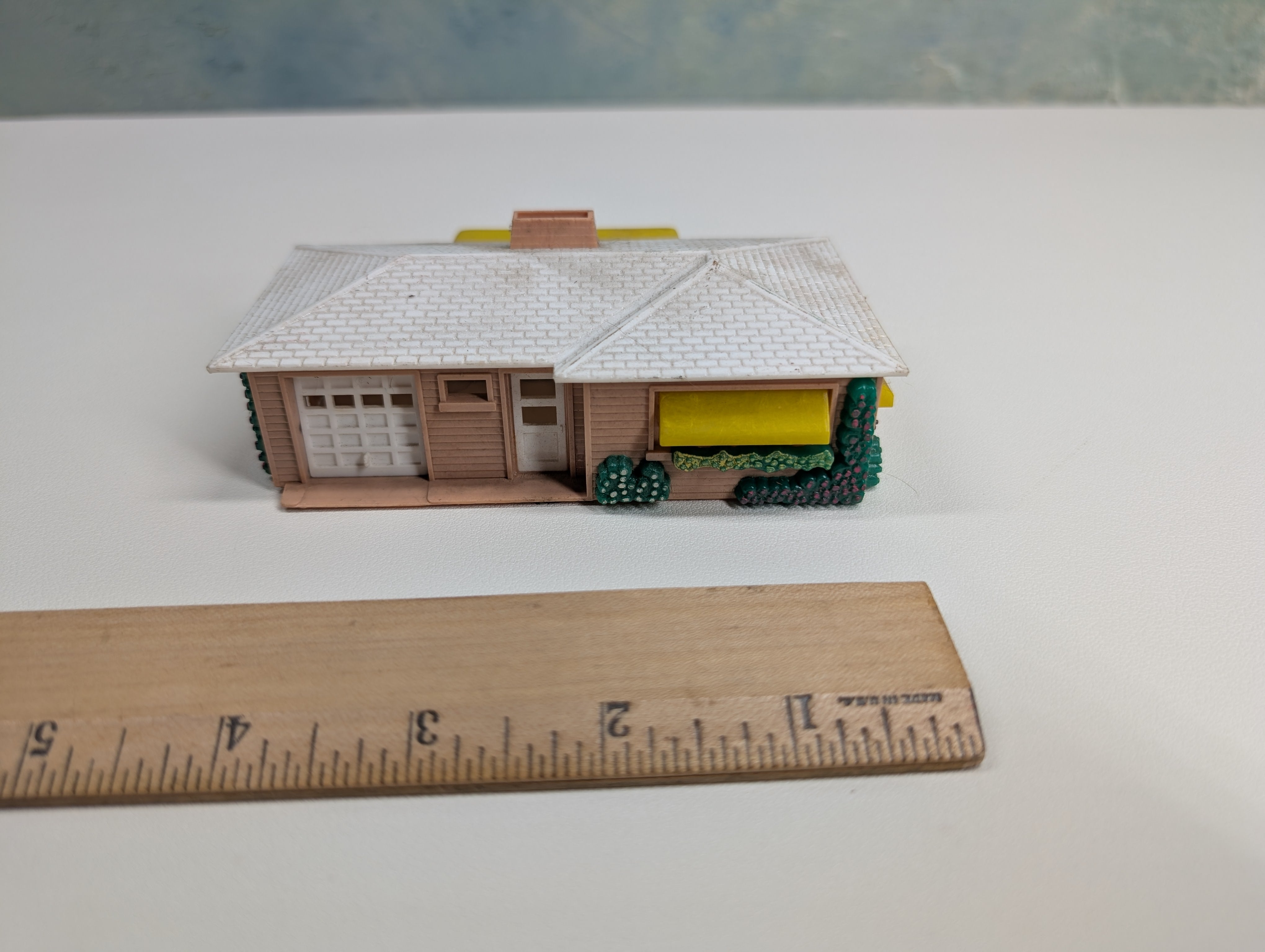 USED HO Scale Small Home with Patio