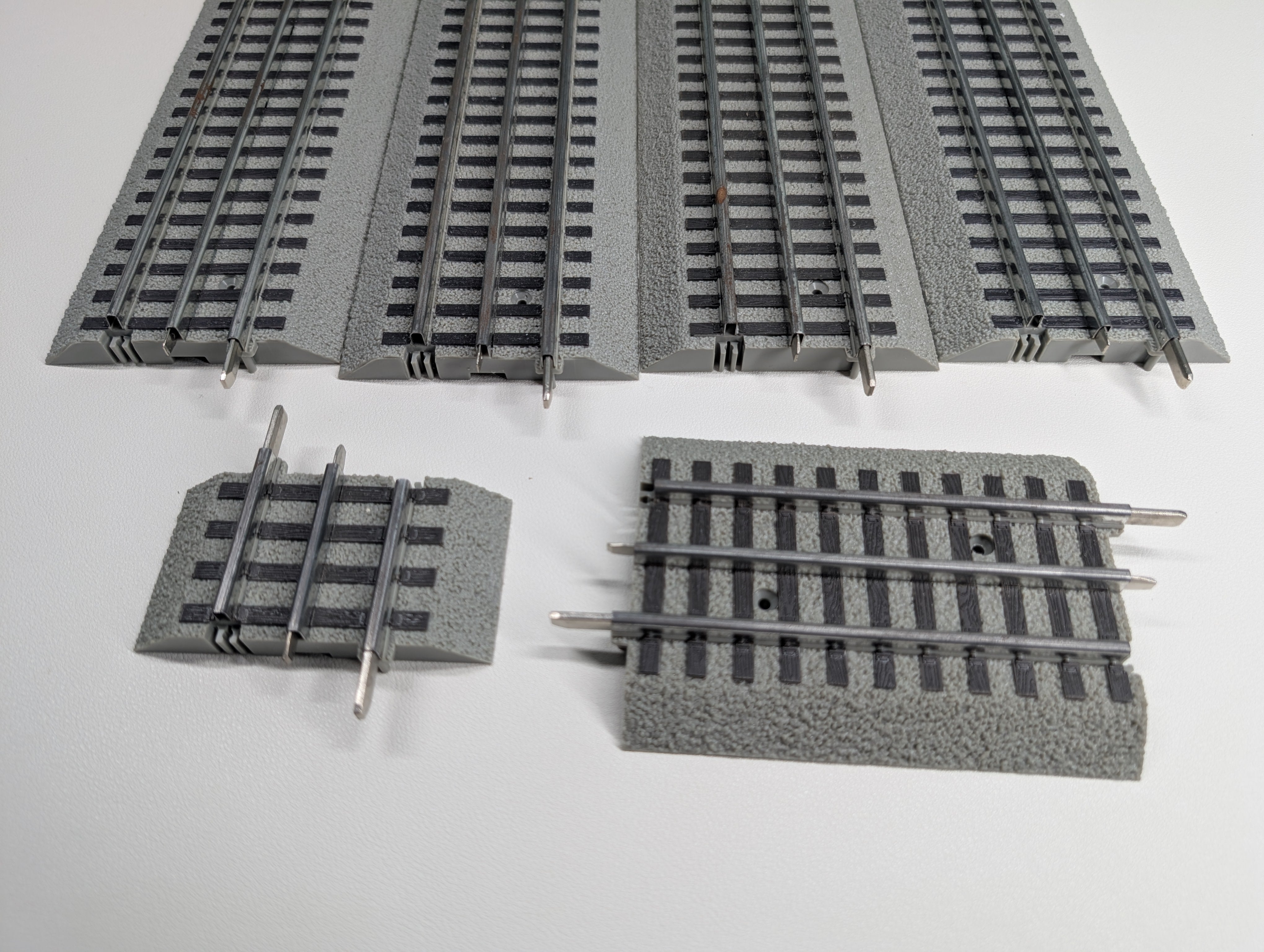 USED Lionel O Lot of Fastrack 10", 4.5", & 1.75" Straight Track (6 pcs)