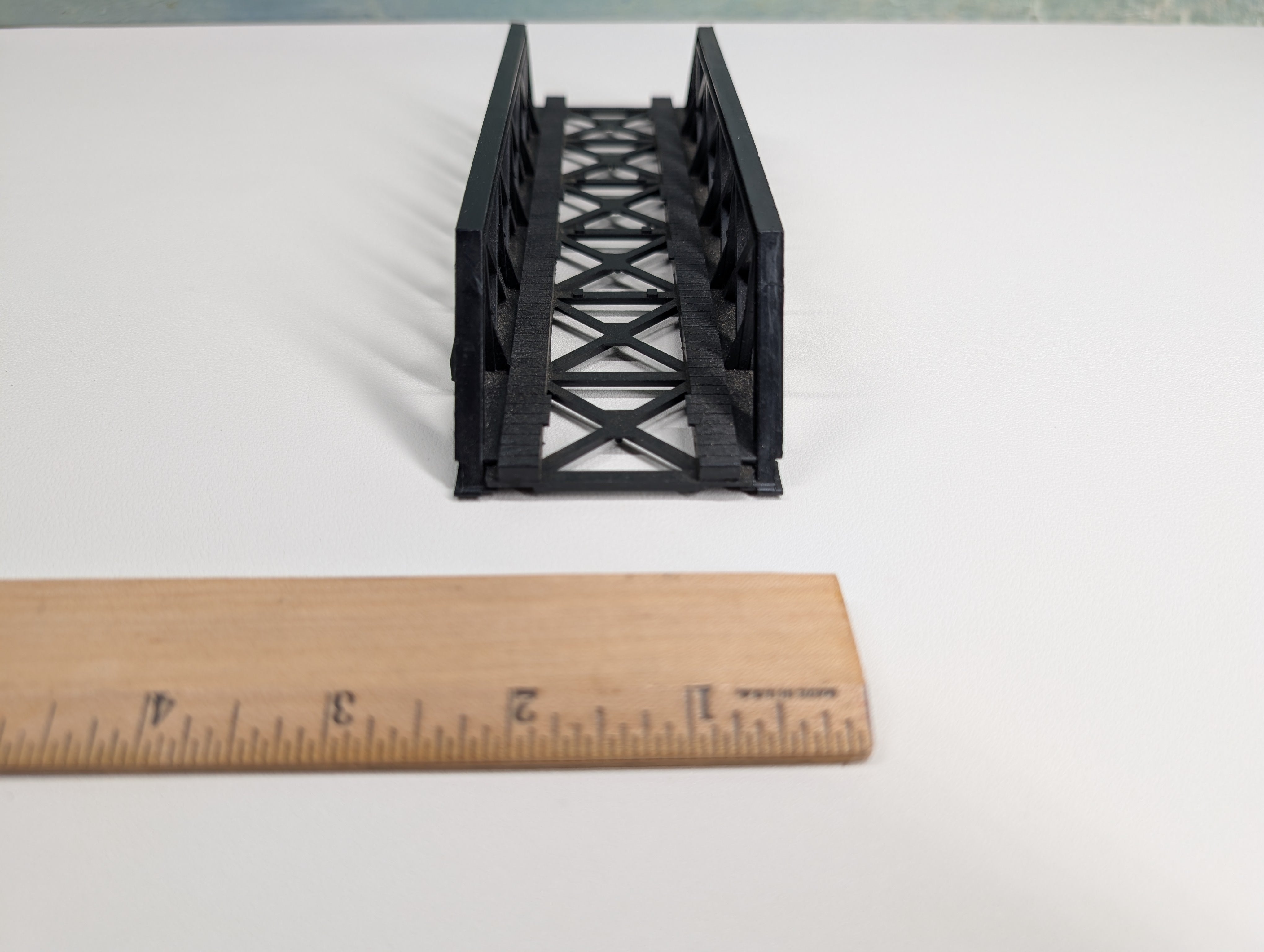 USED HO Scale Black Truss Bridge