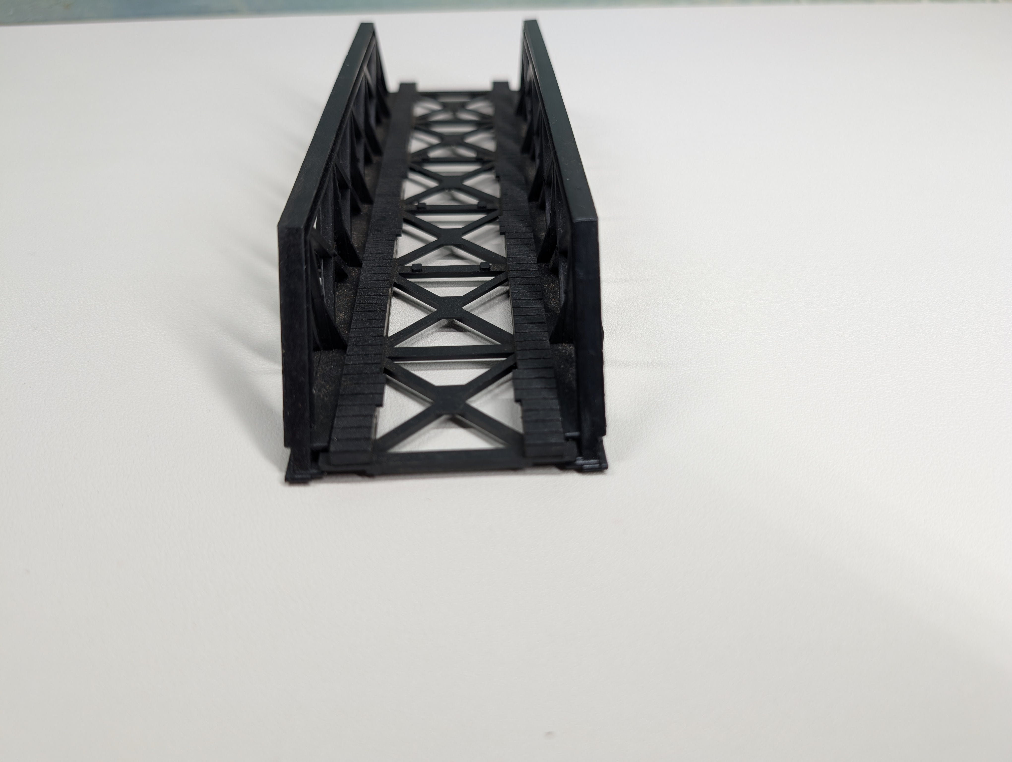 USED HO Scale Black Truss Bridge