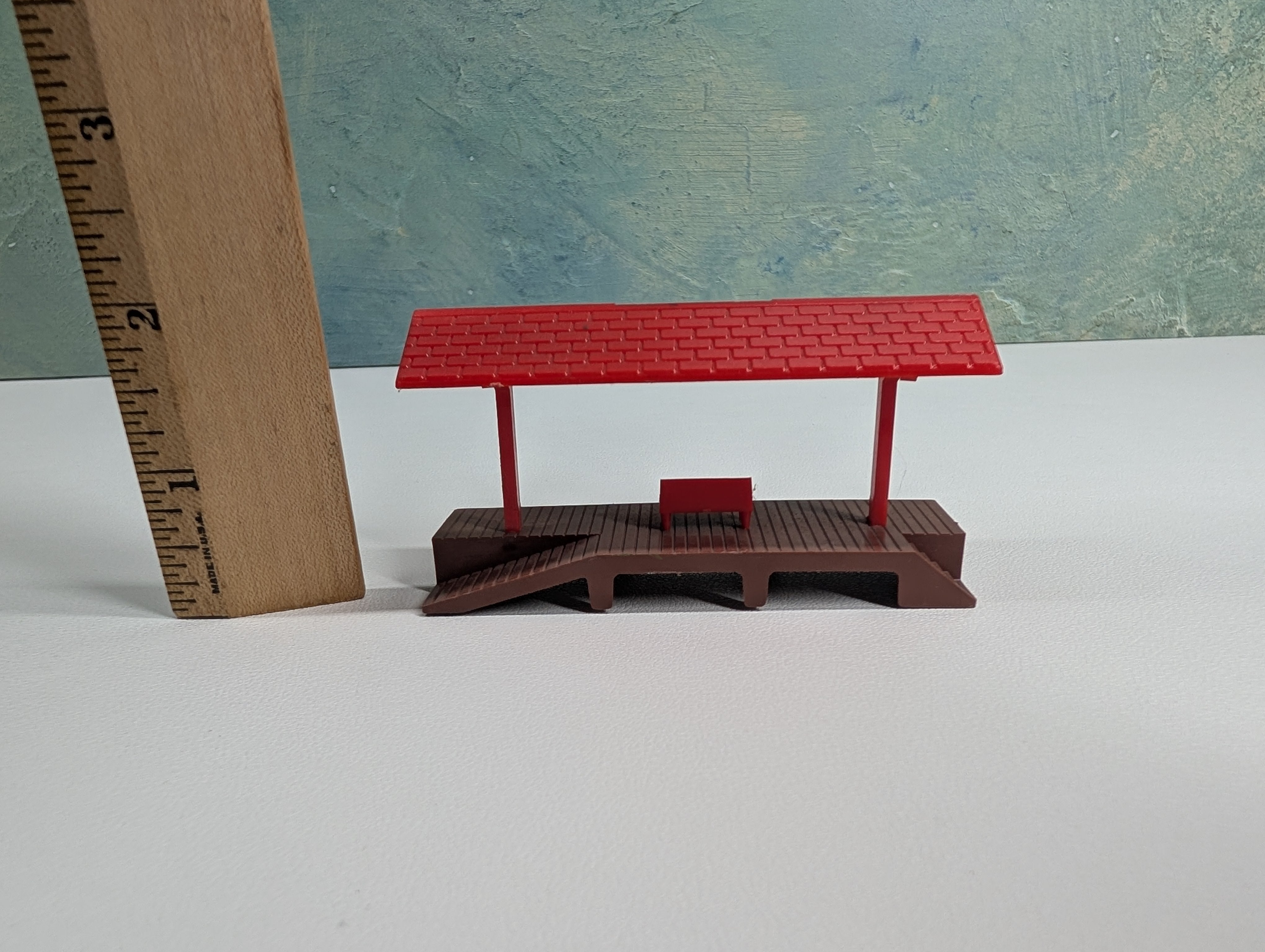USED Bachmann Plasticville HO Scale Small Passenger Platform