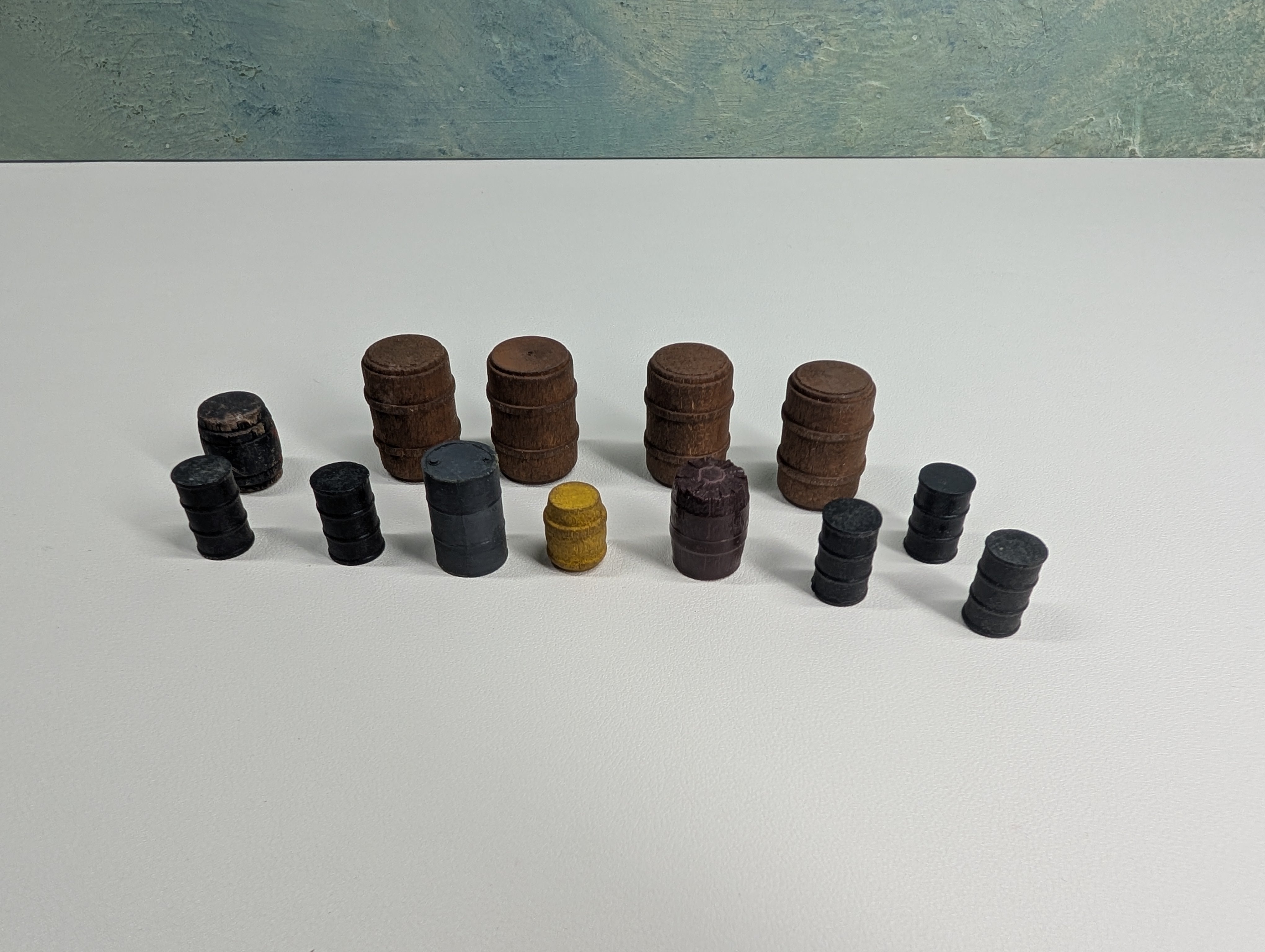 USED HO Scale Barrels, Various Sizes and Colors (10+ pcs)