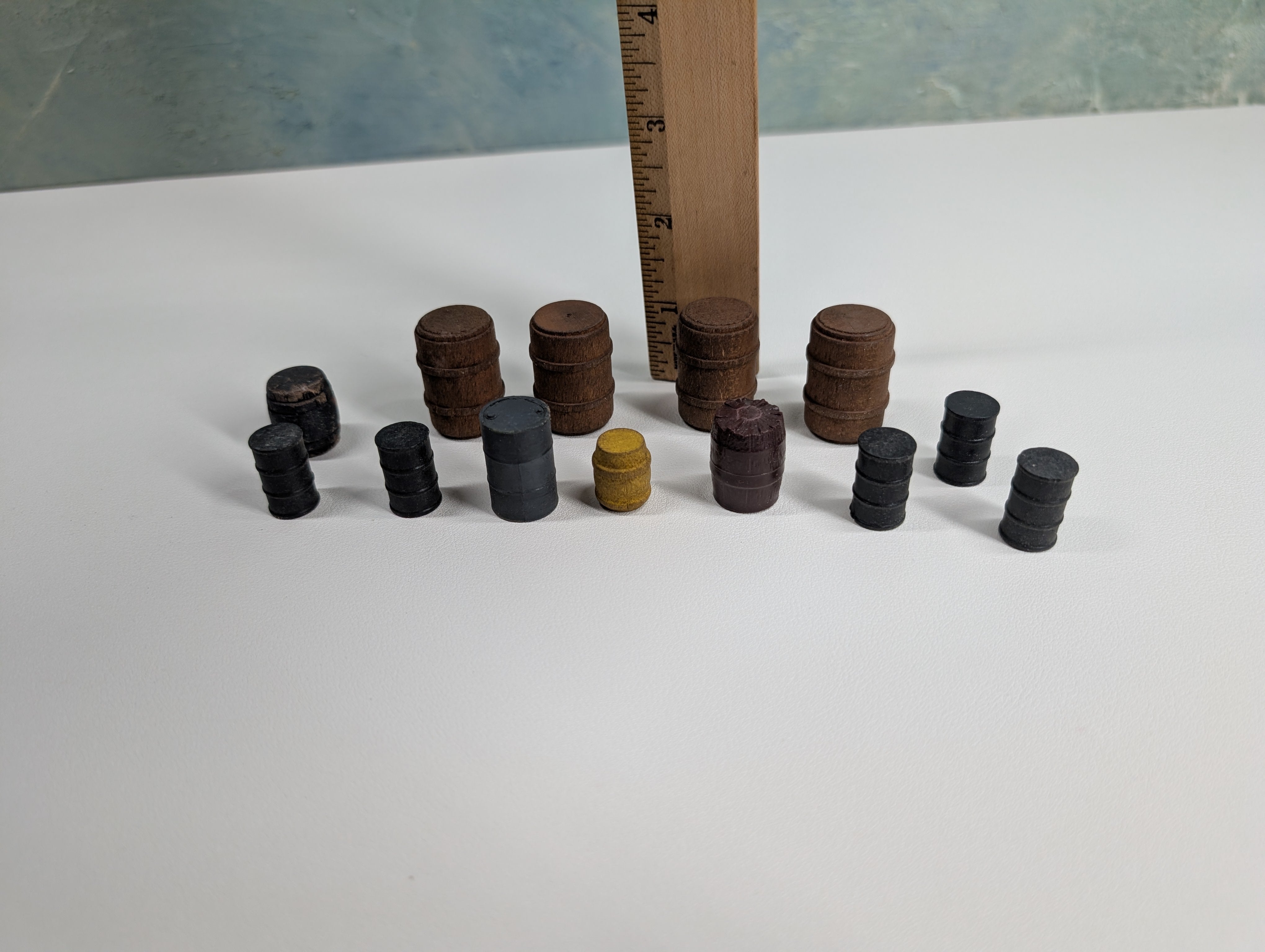 USED HO Scale Barrels, Various Sizes and Colors (10+ pcs)