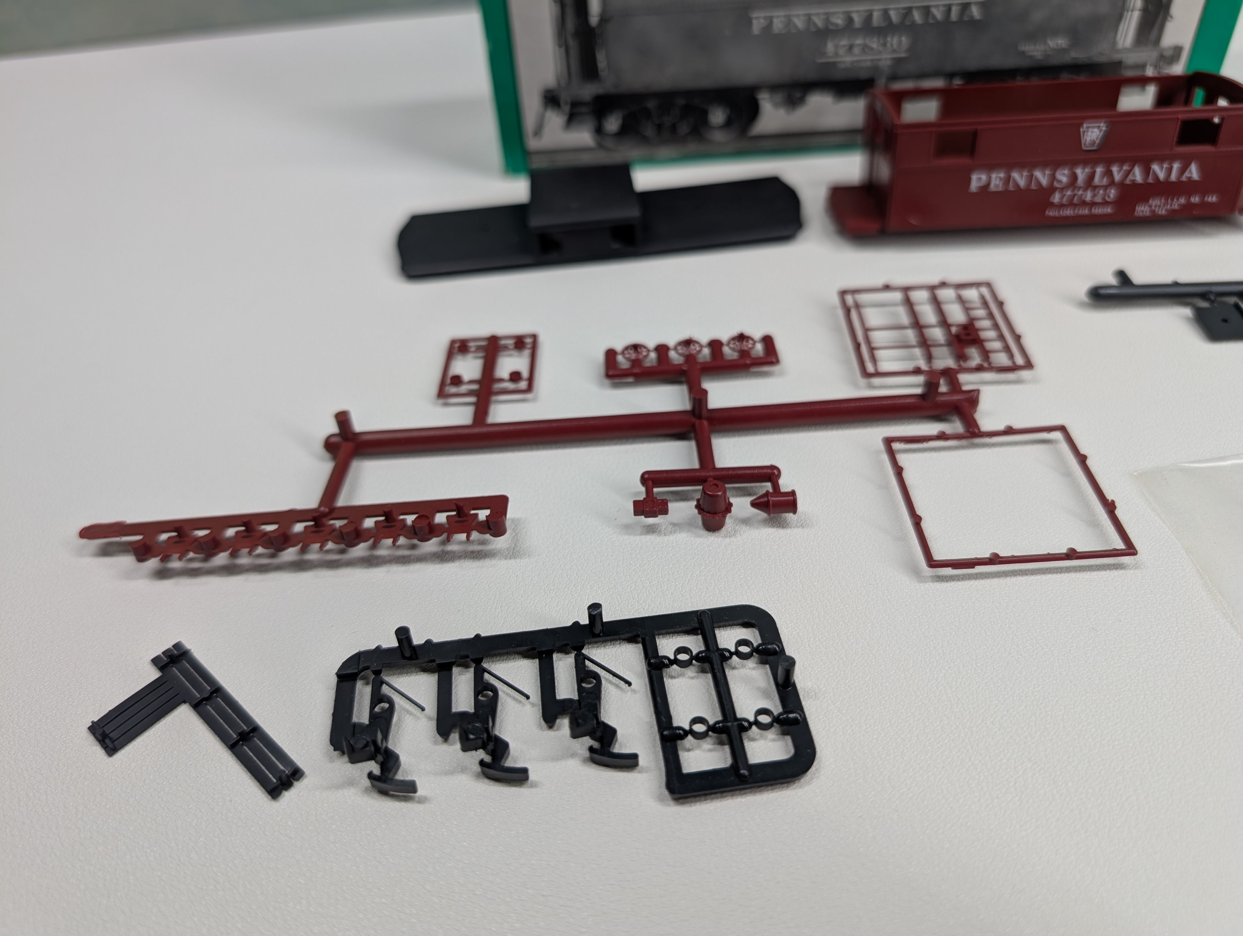 USED Bowser HO Scale N-5 Caboose Pennsylvania #477423 Incomplete KIT