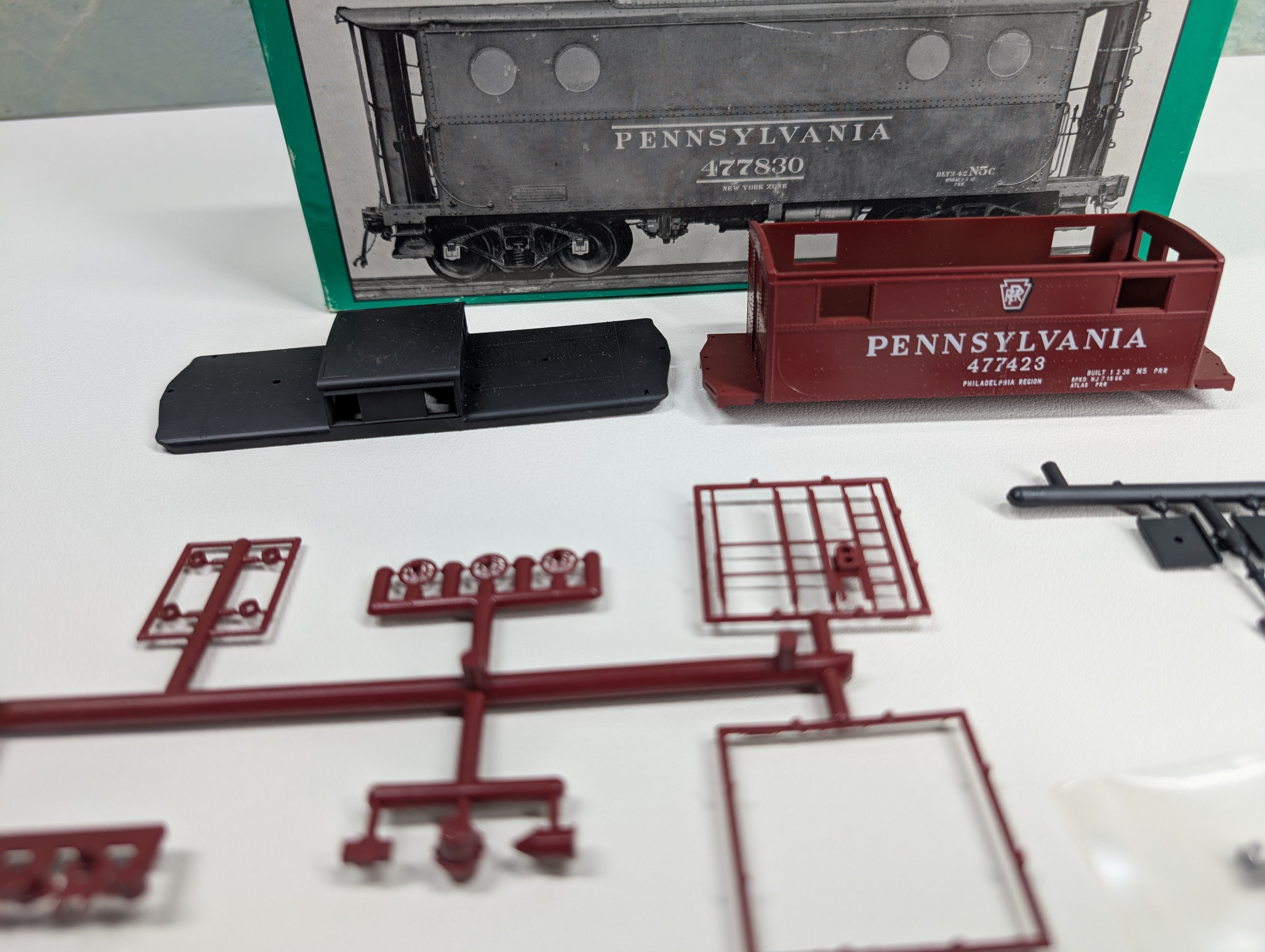 USED Bowser HO Scale N-5 Caboose Pennsylvania #477423 Incomplete KIT