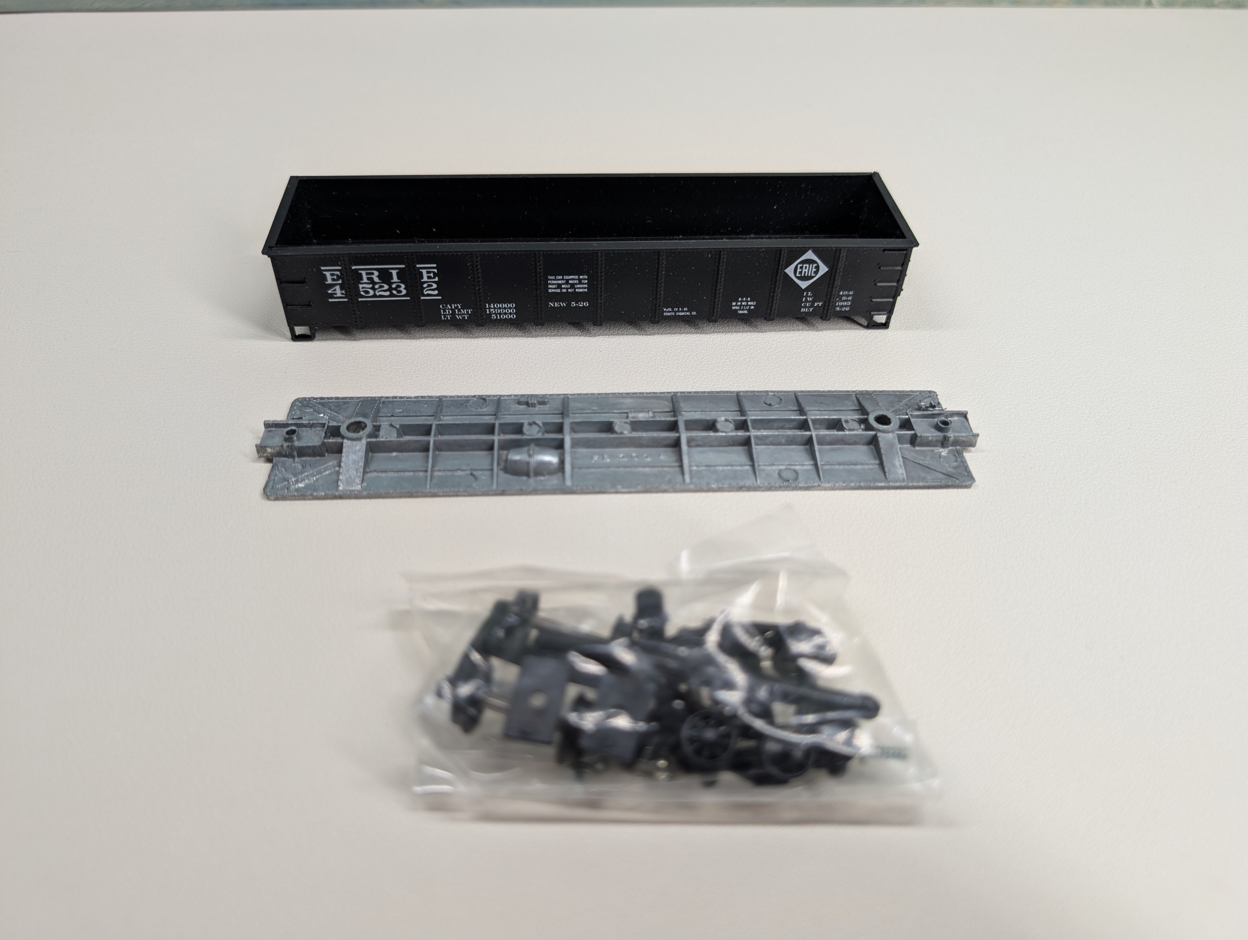 USED Roundhouse HO Scale Gondola Erie #45232