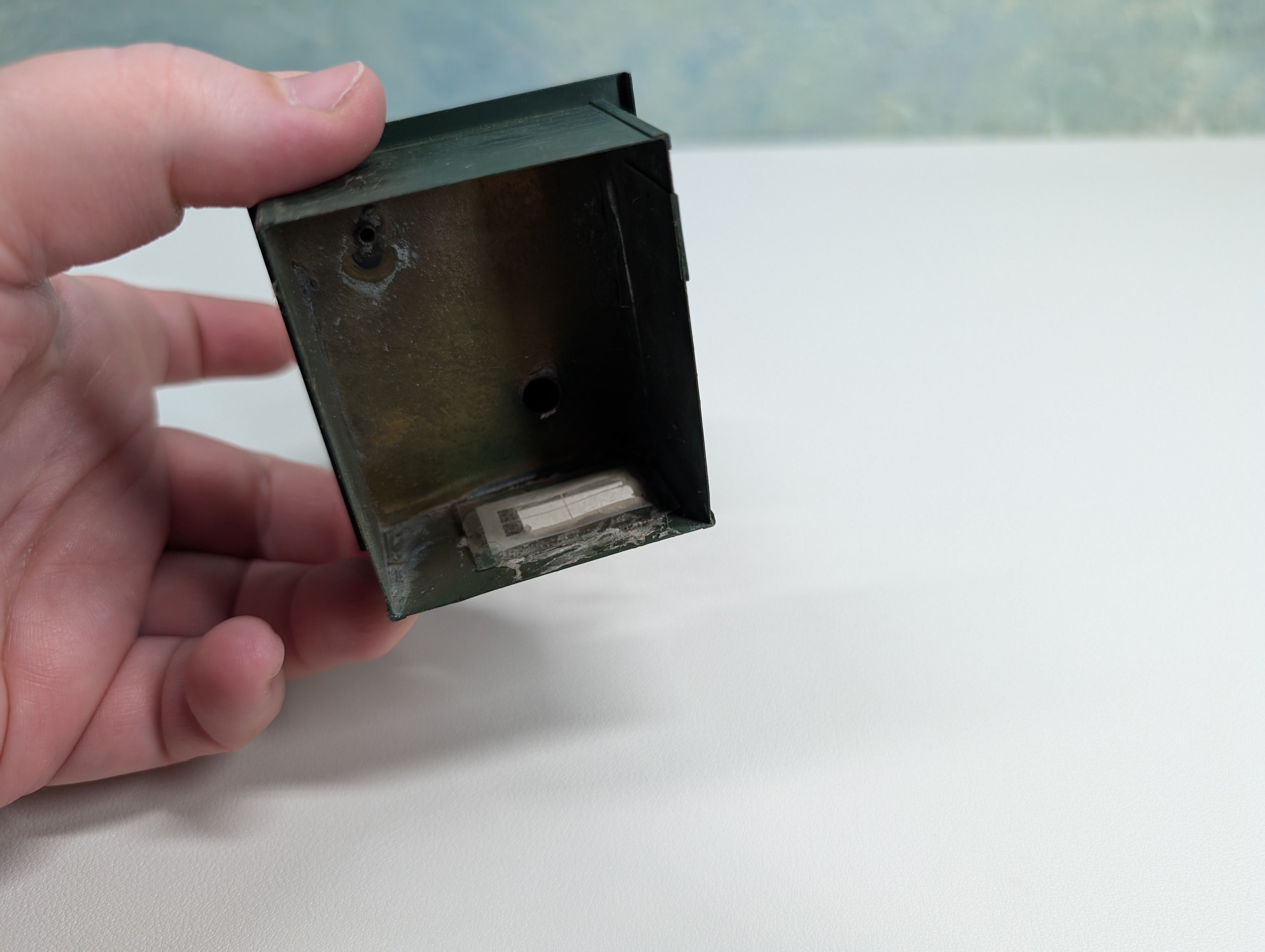 USED HO Scale Green Metal Old Time Water Tower