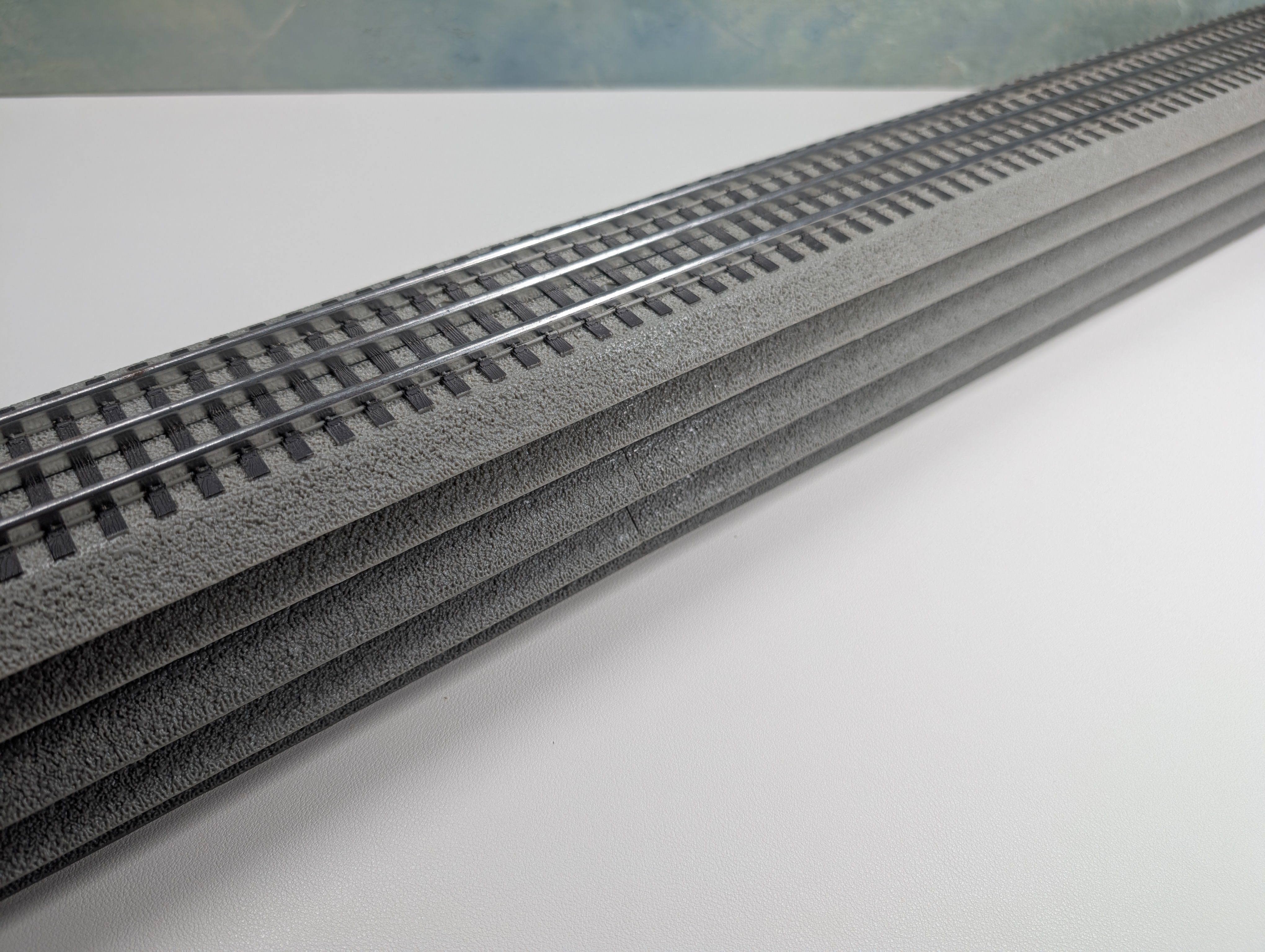 USED Lionel O Fastrack 30" Straight Track (5 pcs)