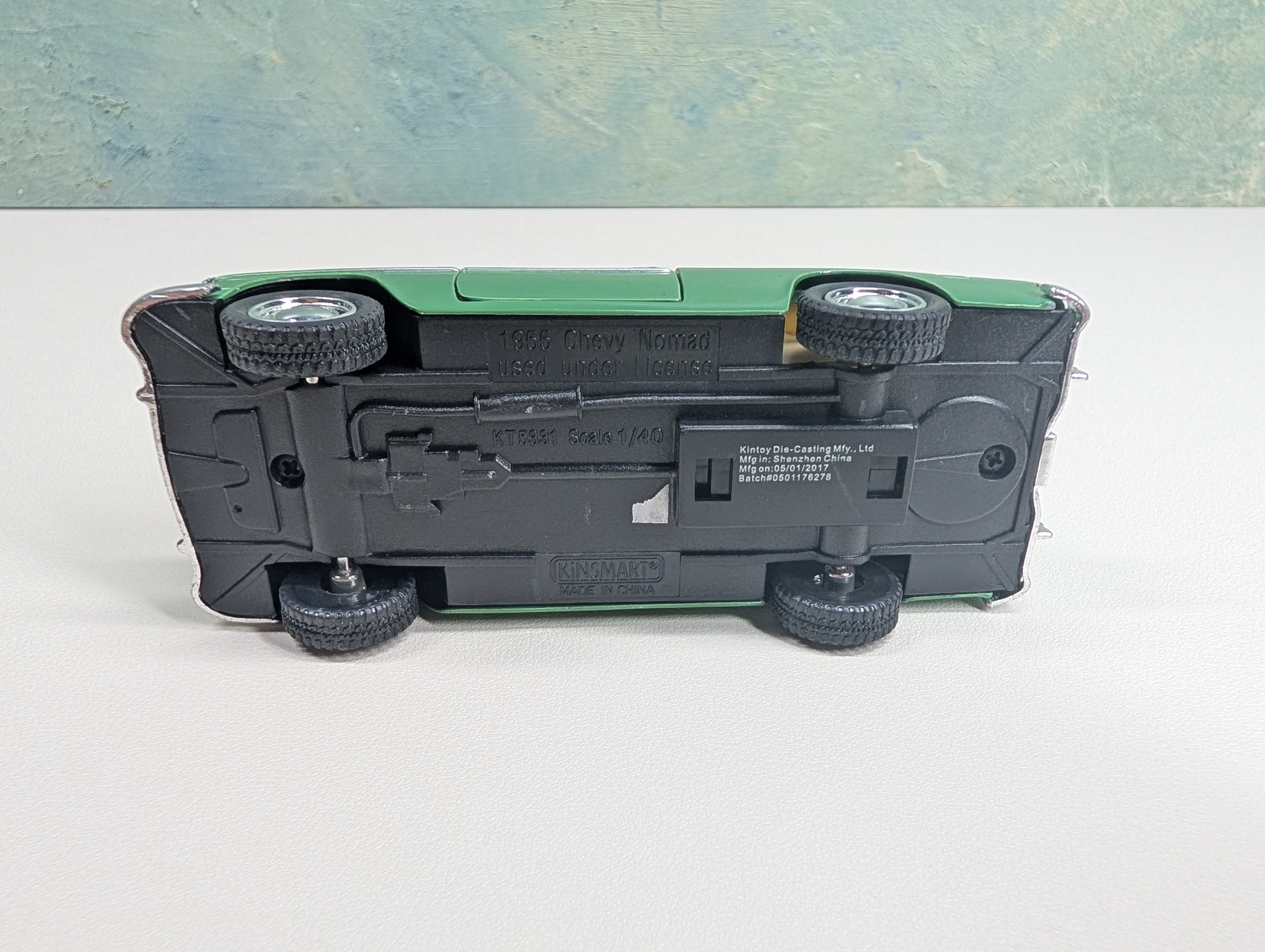 USED Kinsmart KT5331 1955 Chevy Nomad 1/40 Scale Green