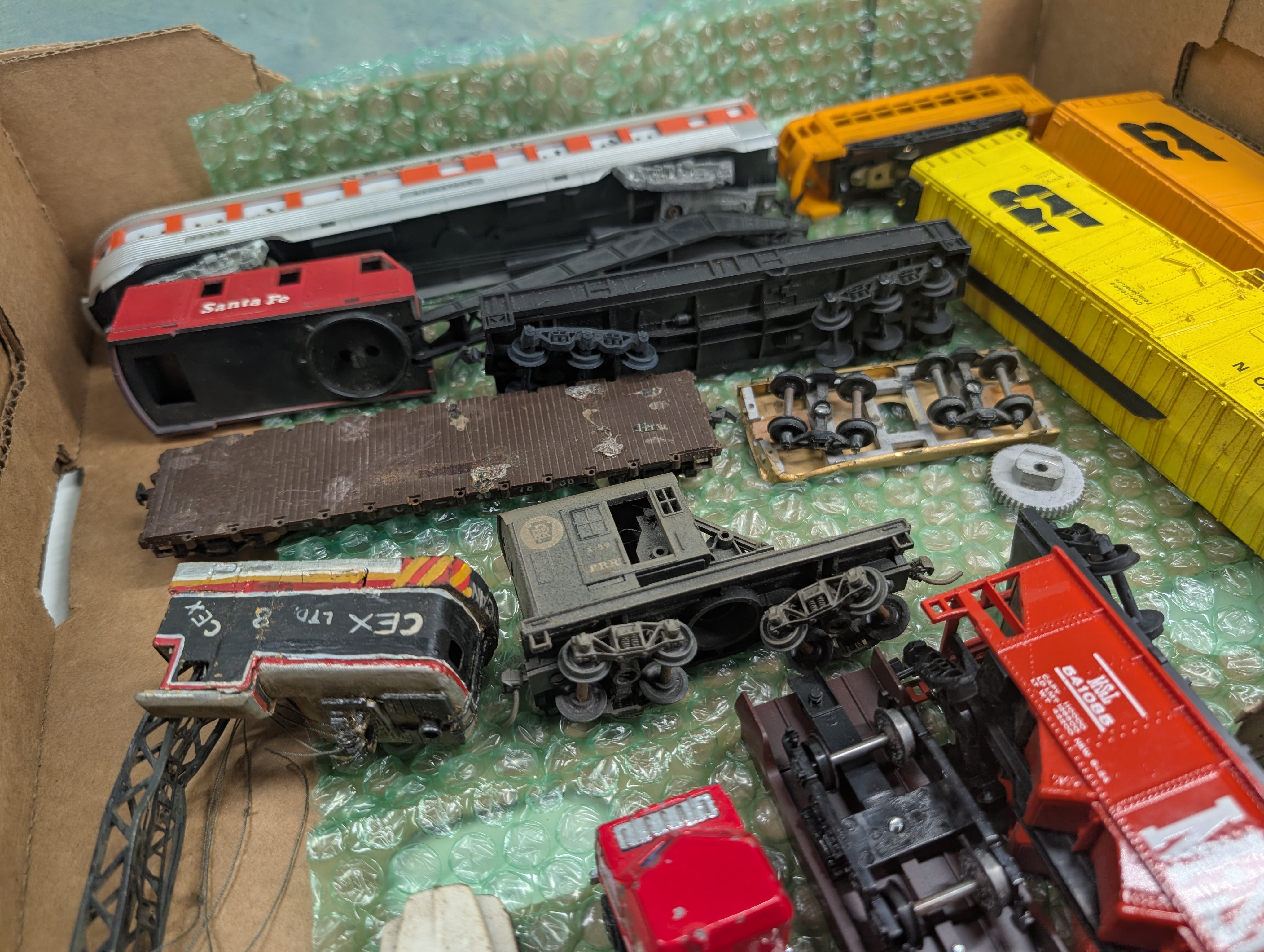 USED HO Scale Lot of Box Cars, Passenger Cars & Cranes, Trucks for Parts/Repairs