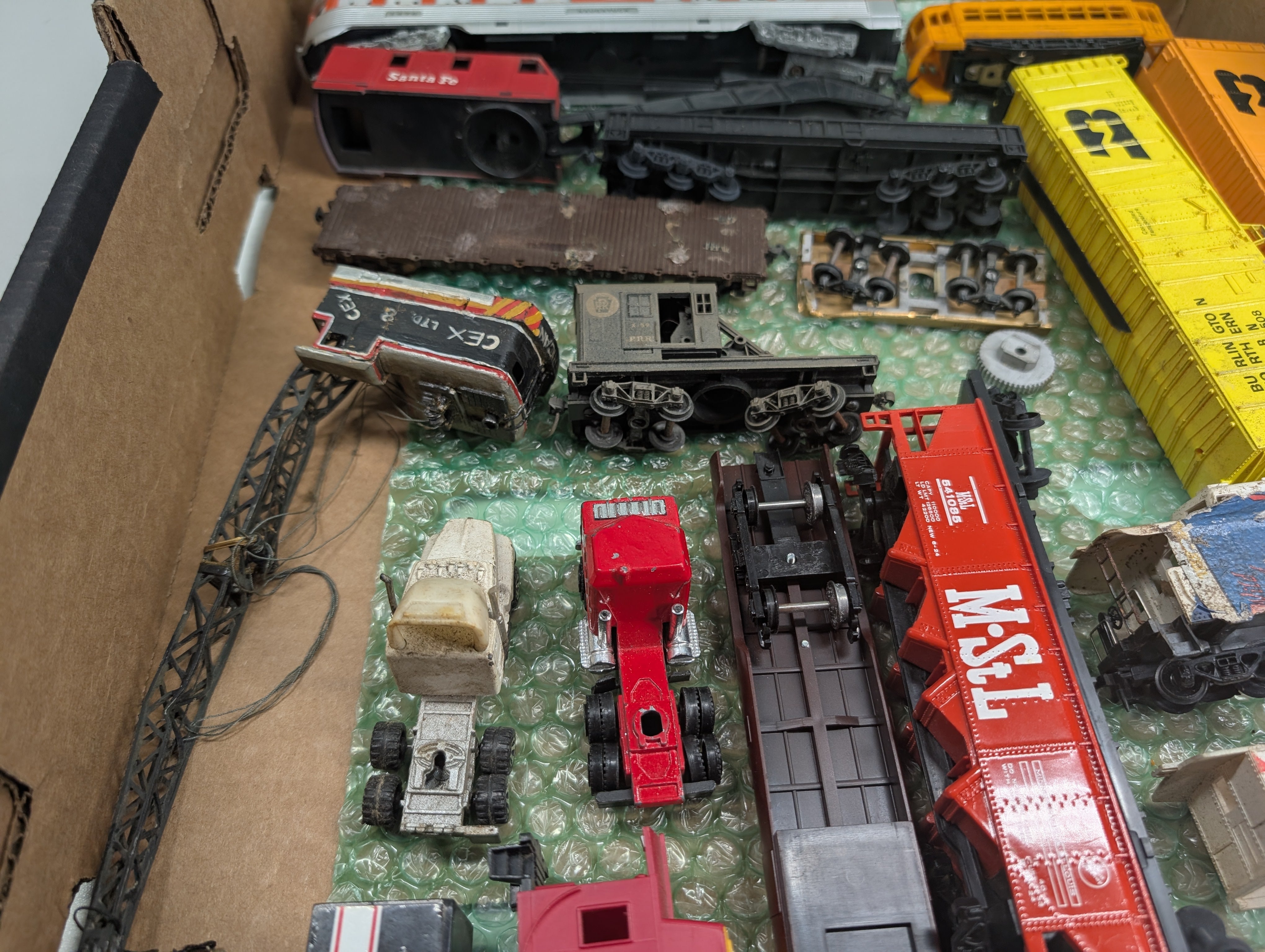 USED HO Scale Lot of Box Cars, Passenger Cars & Cranes, Trucks for Parts/Repairs