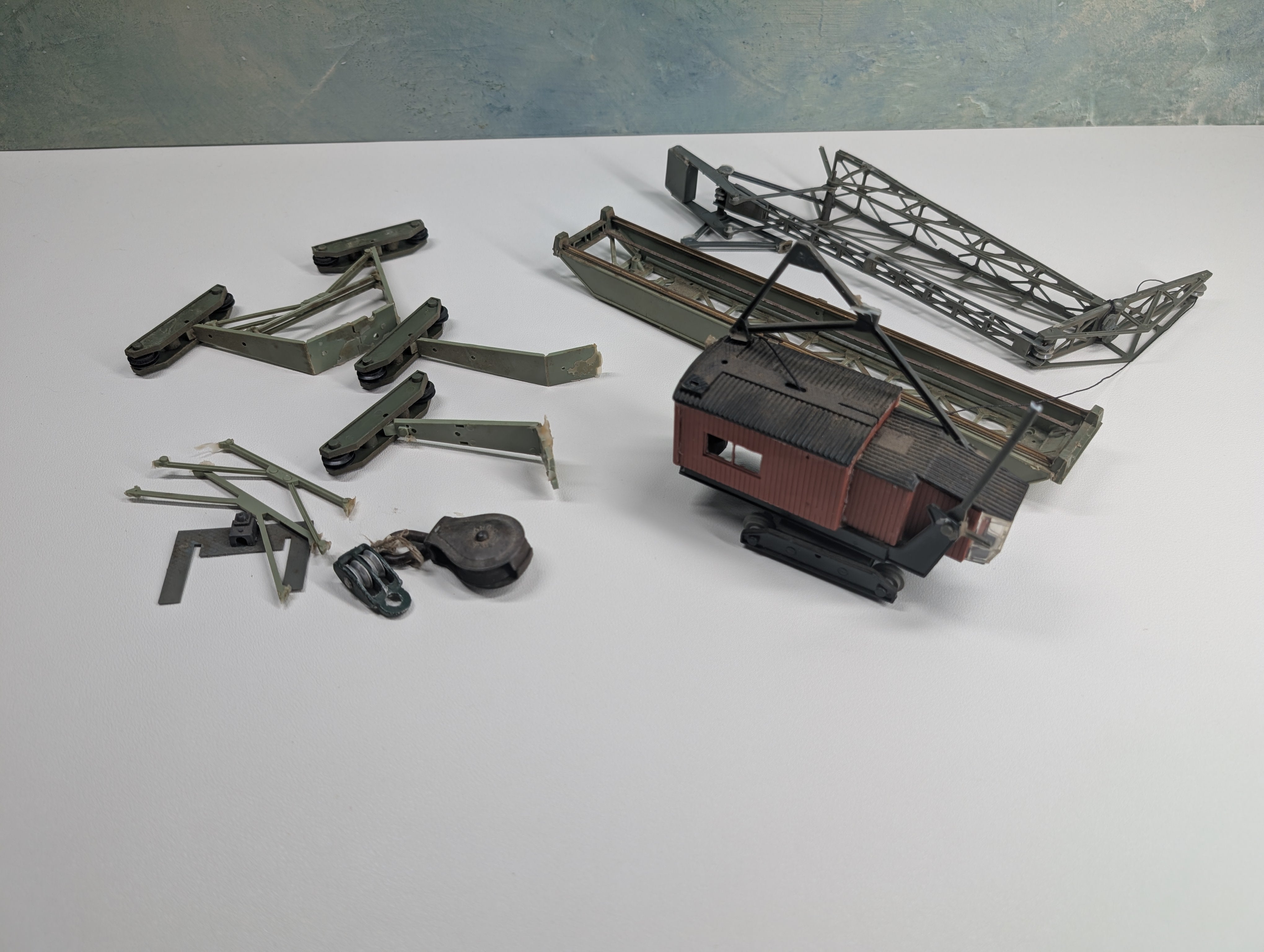 USED HO Scale Gantry Crane for Parts/Repair, Crane