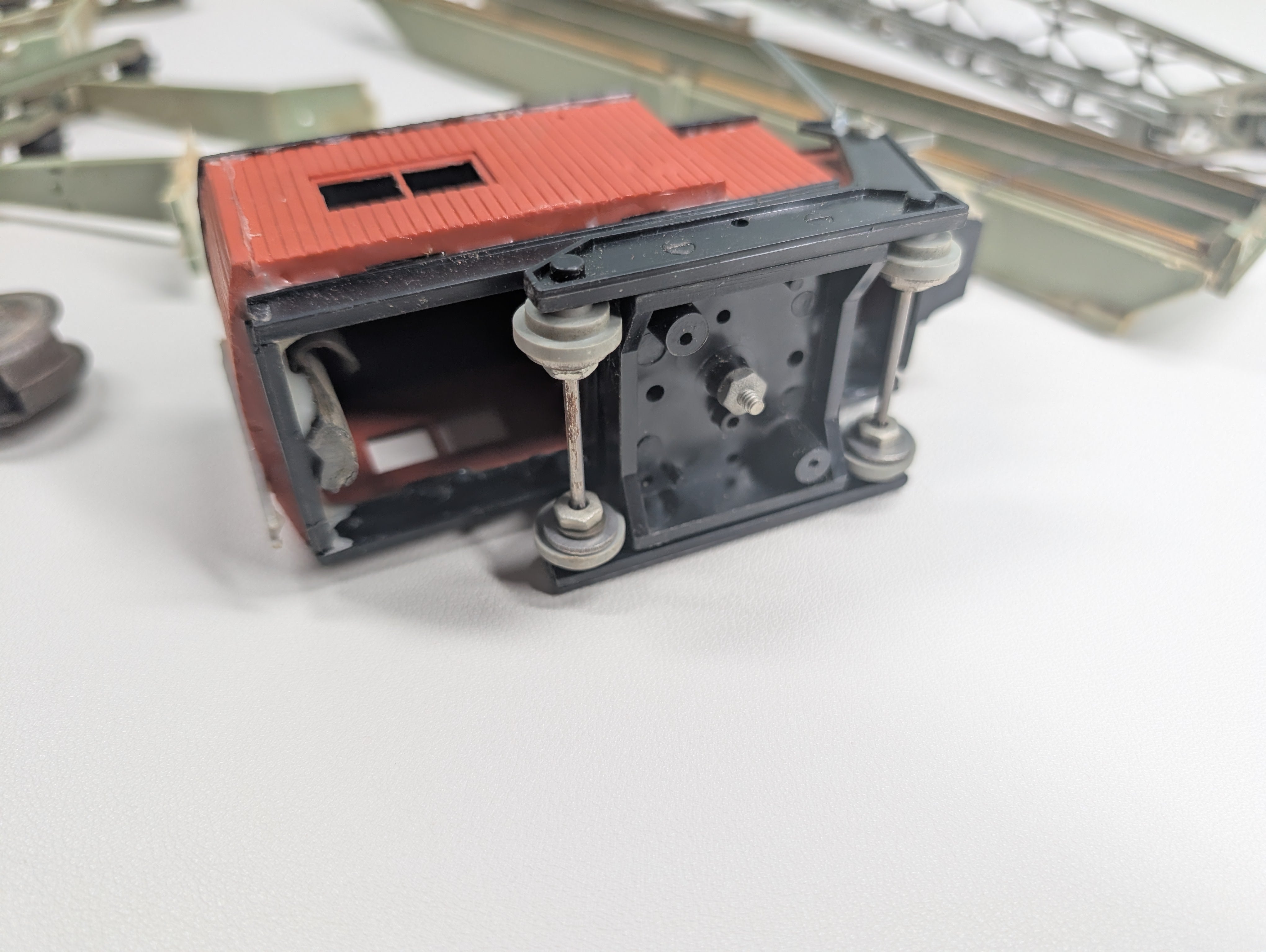 USED HO Scale Gantry Crane for Parts/Repair, Crane