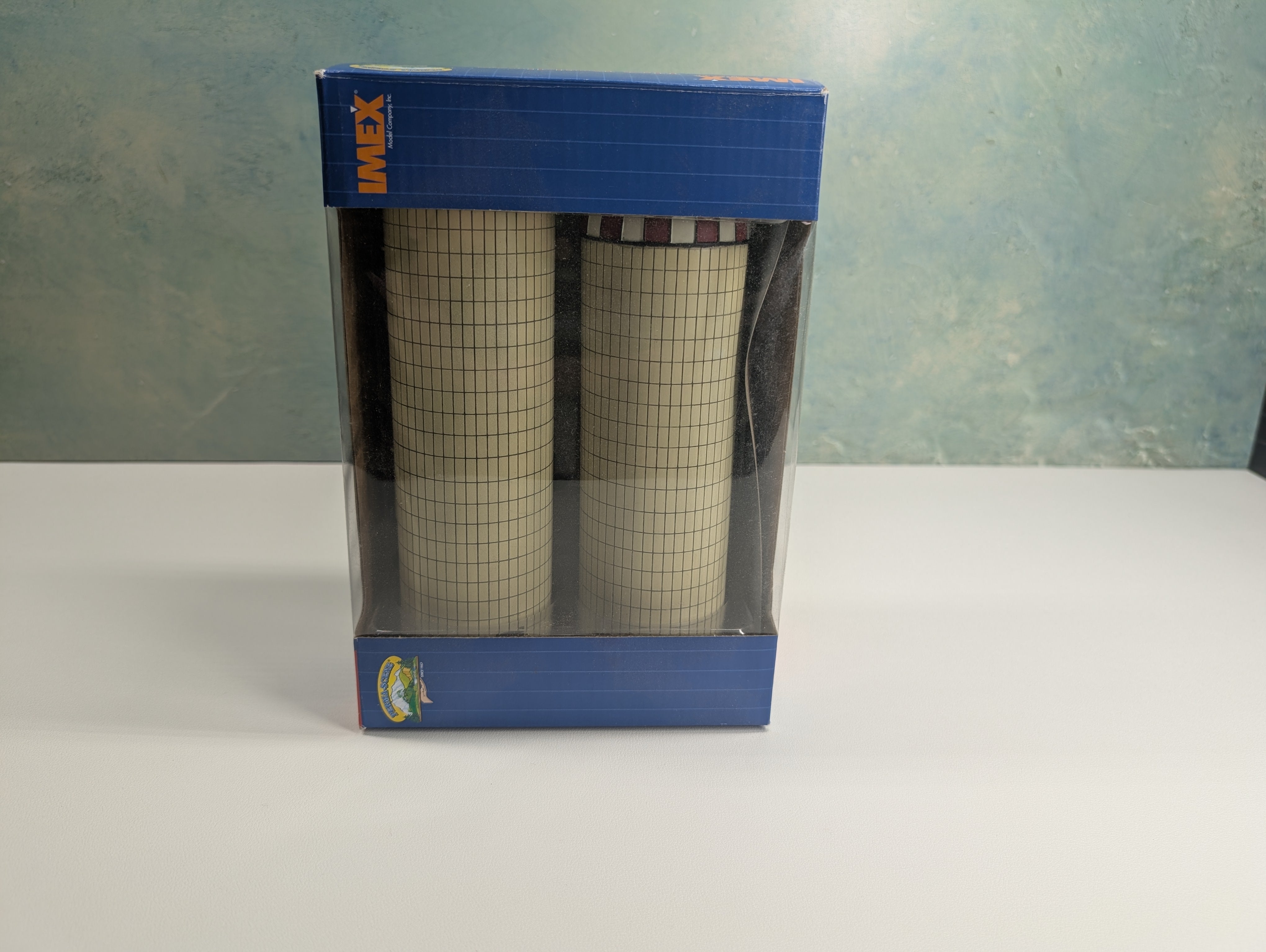 USED IMEX 6118 HO Scale Farm Silos, Resin (2 pcs)