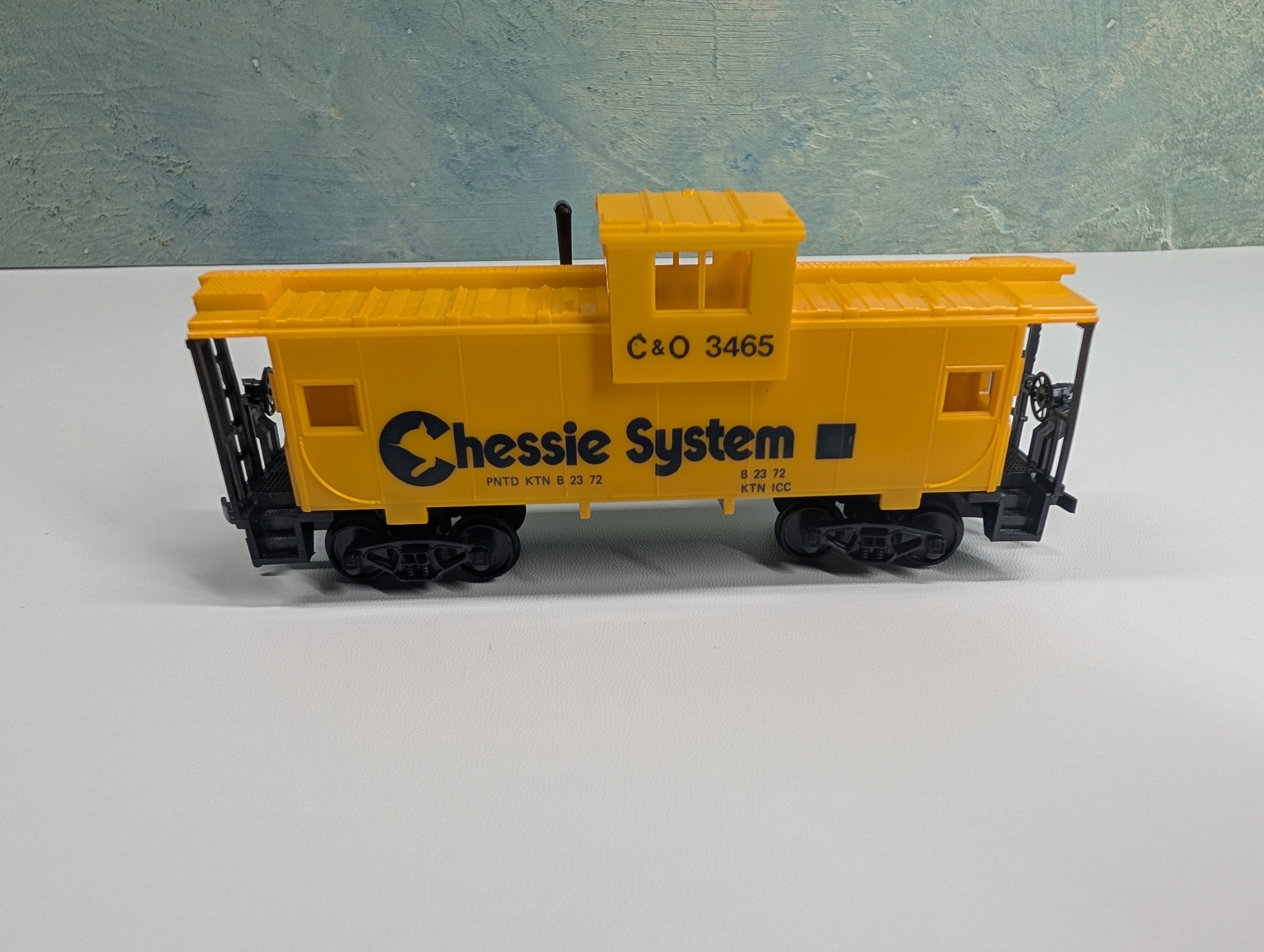 USED AHM HO Scale Caboose Chessie System C&O #3465