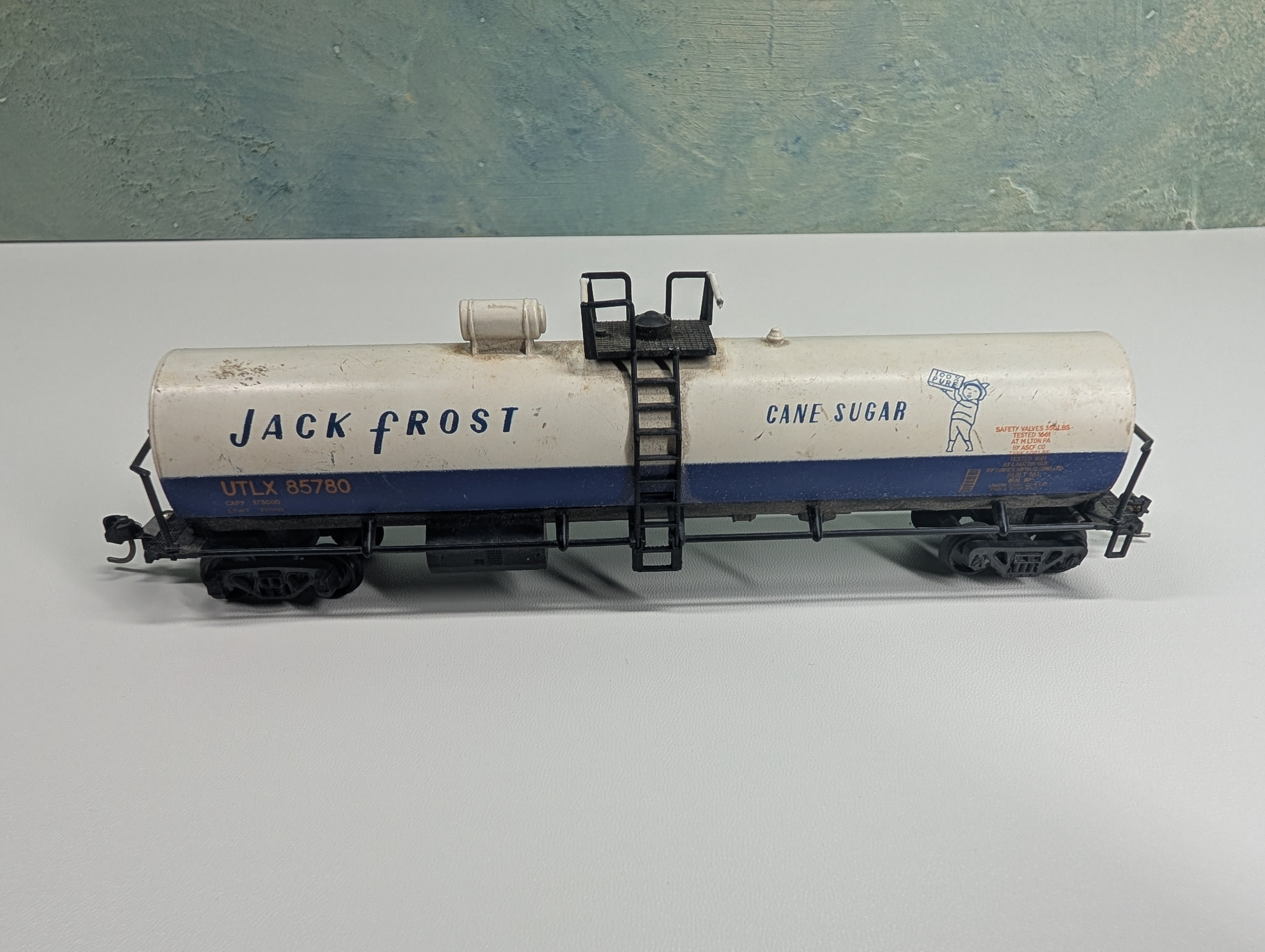 USED AHM HO Scale Tank Car Jack Frost Cane Sugar UTLX #85780