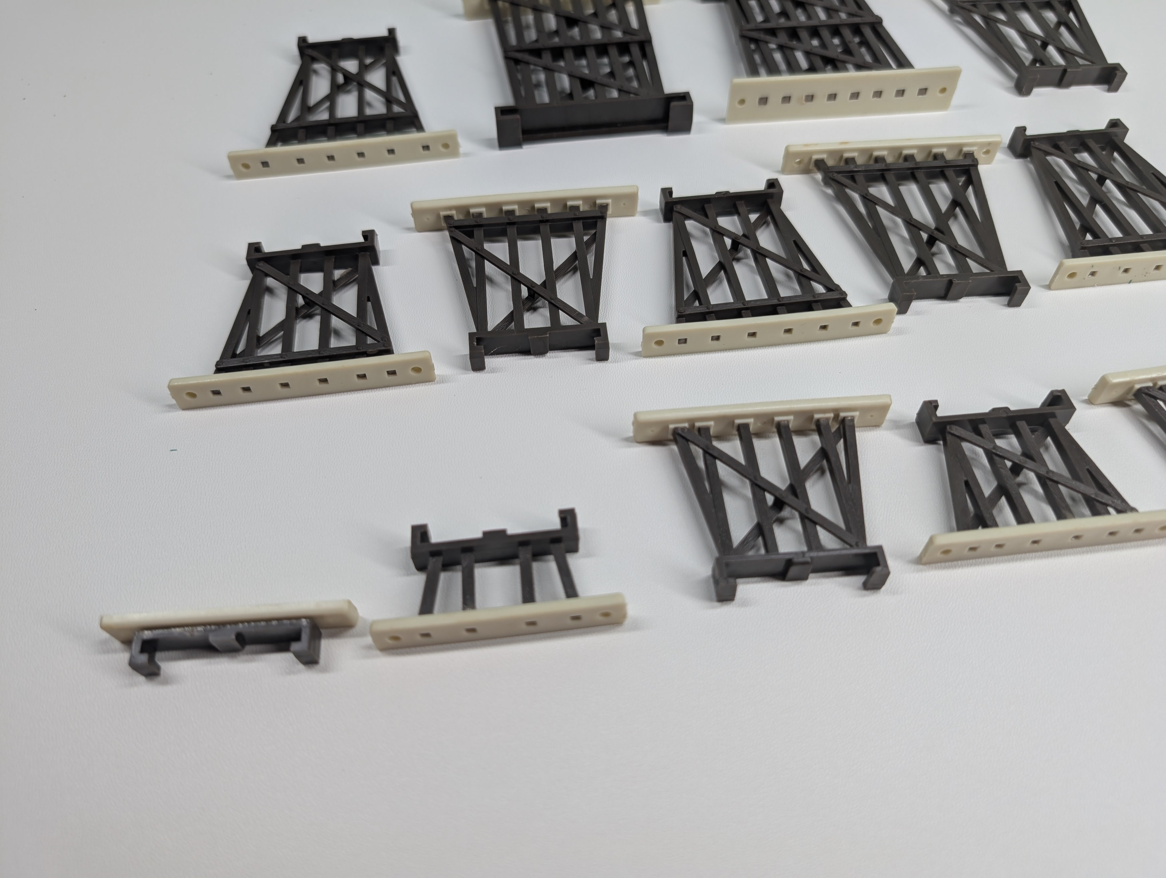 USED HO Scale Various Trestles (14 pcs)