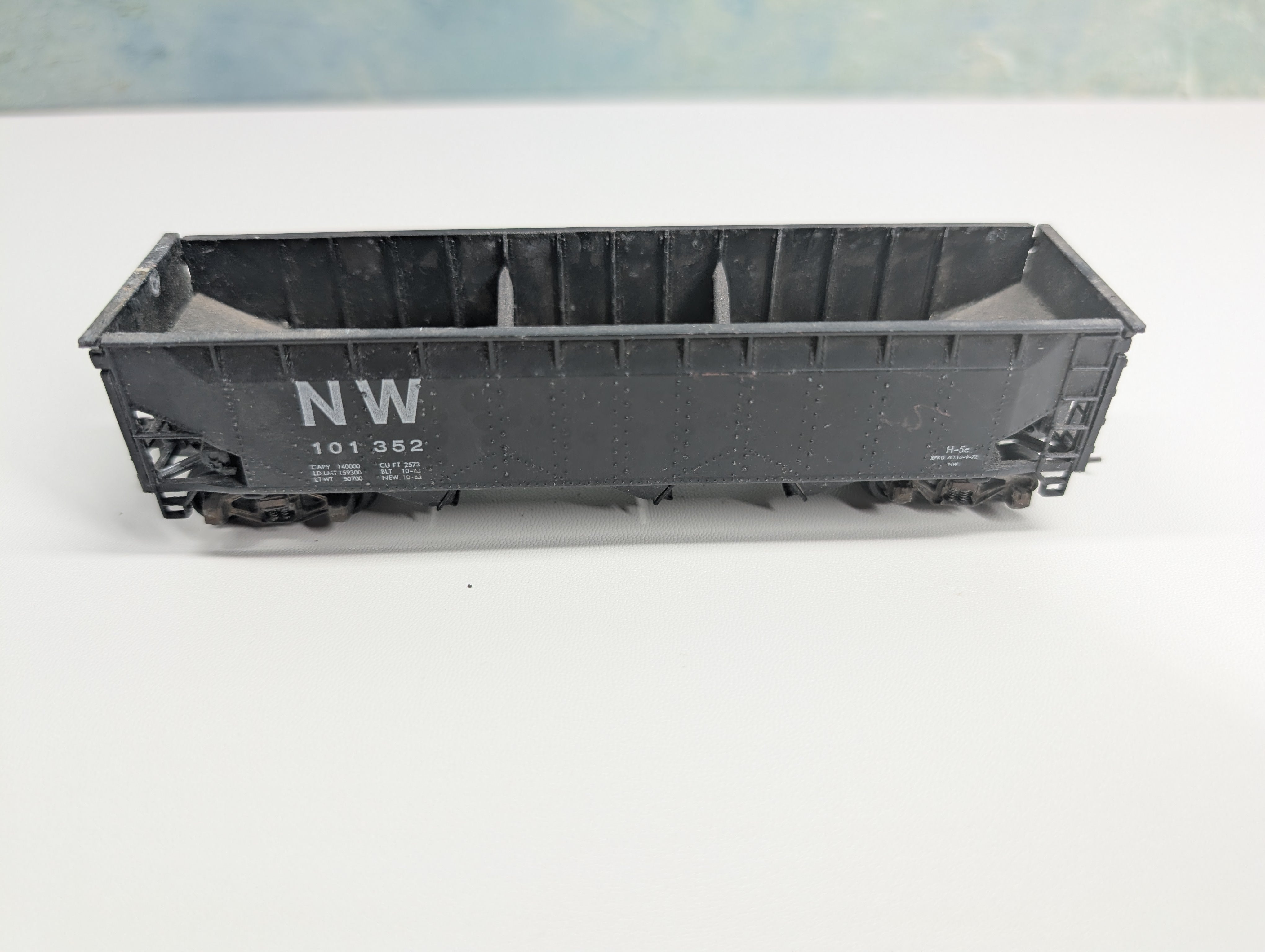 USED Ulrich HO Scale 3 Bay Operating Hopper Norfolk & Western NW #101352 Metal