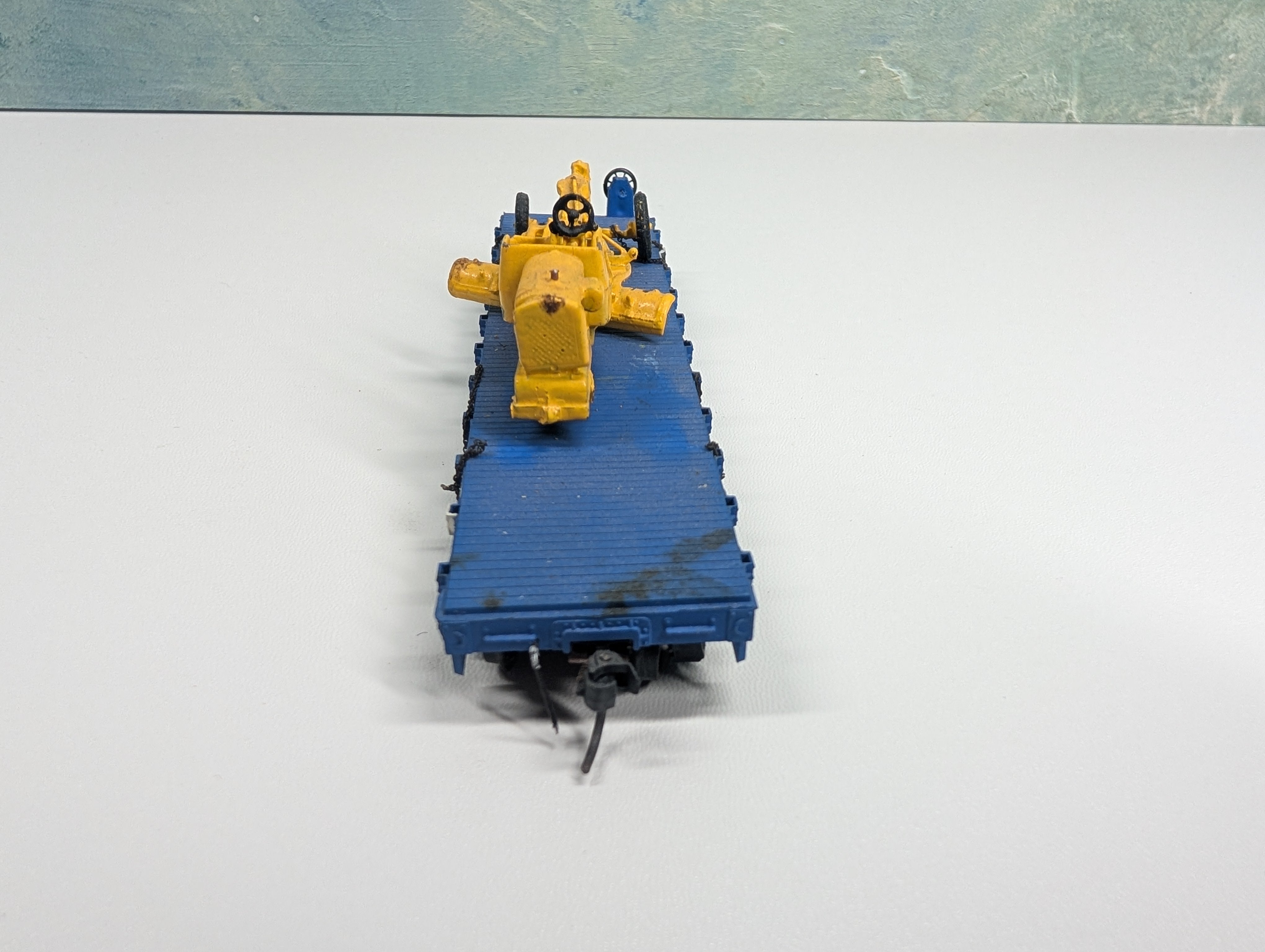 USED Athearn HO Scale 40' Flat Car Conrail CR #715500 w/ Construction Load, Decal