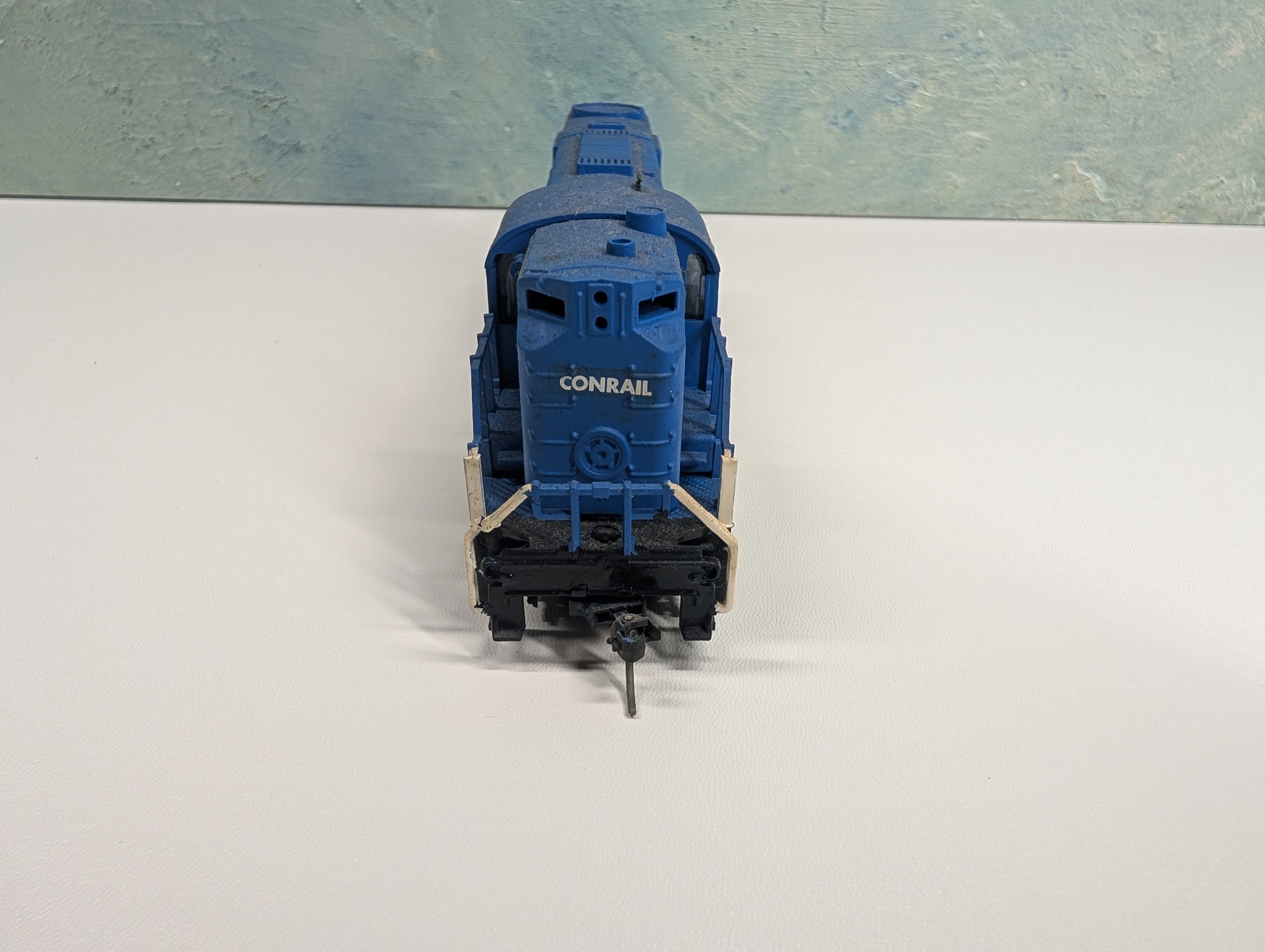 USED AHM HO Scale Diesel Locomotive Conrail #6728 Runs, Decal DC