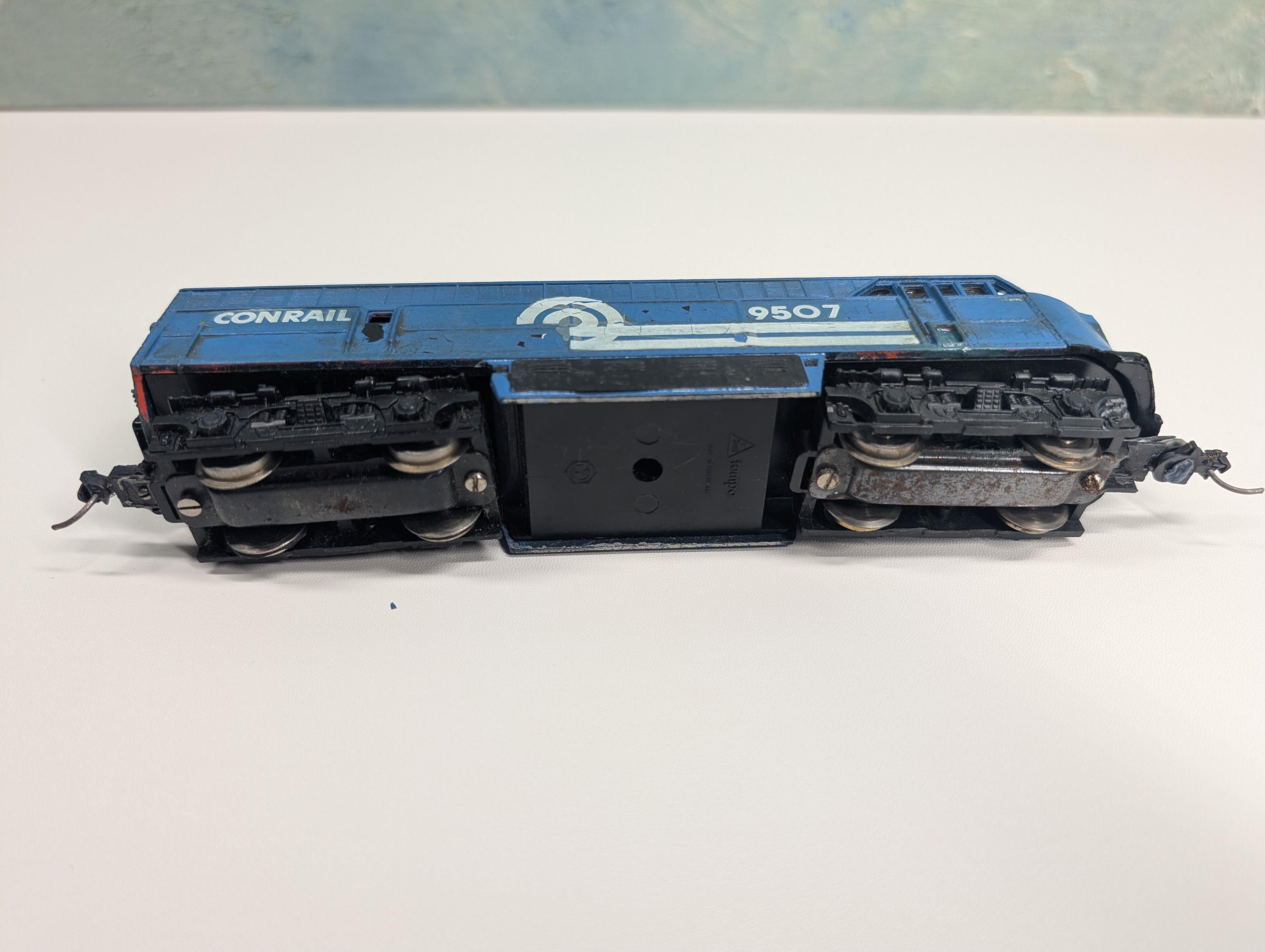 USED AHM HO Scale C-Liner Diesel Locomotive Conrail #9507 Runs, Decal DC