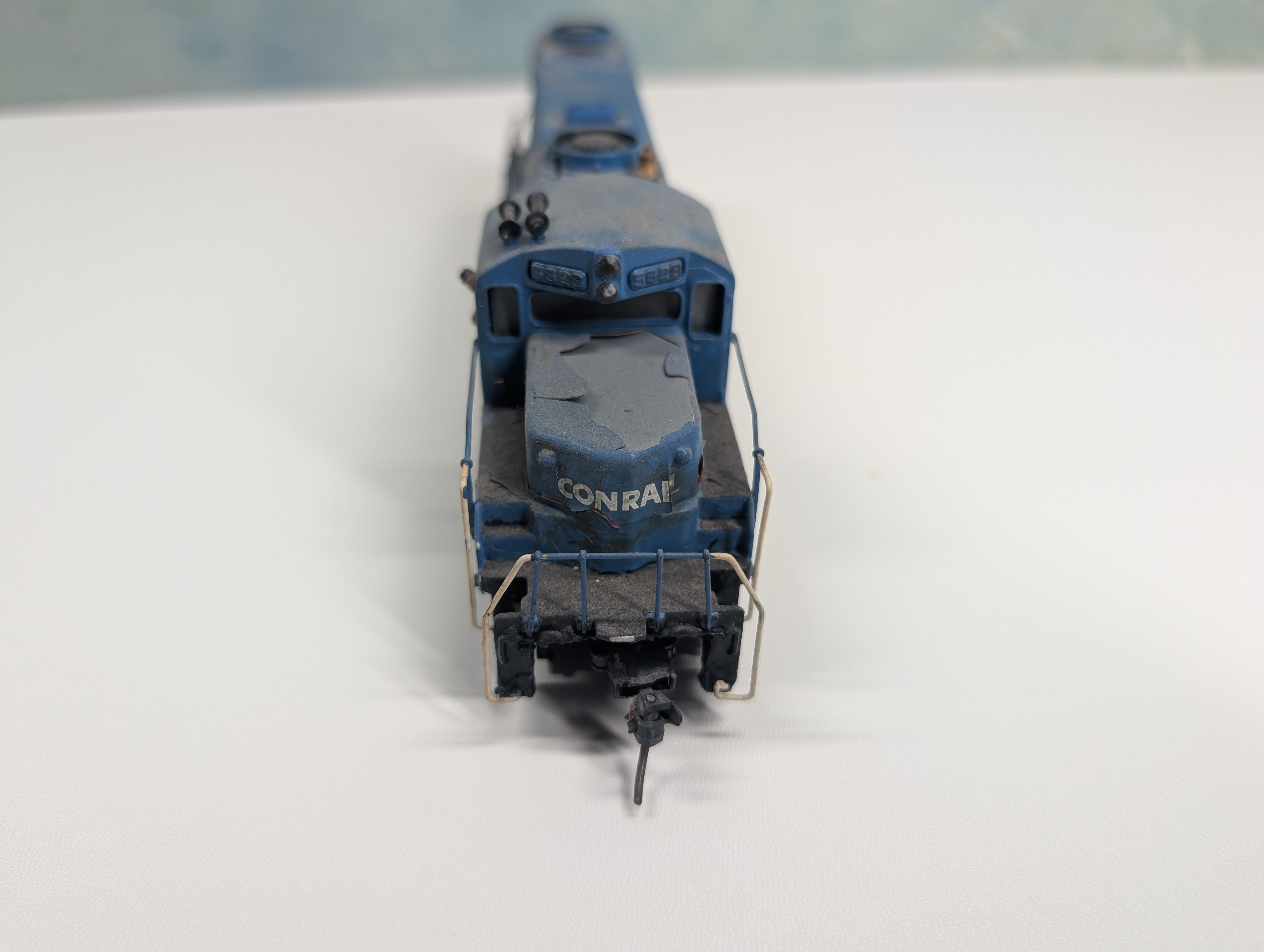 USED Mantua HO Scale Diesel Locomotive Conrail #5628 Runs, Decal DC