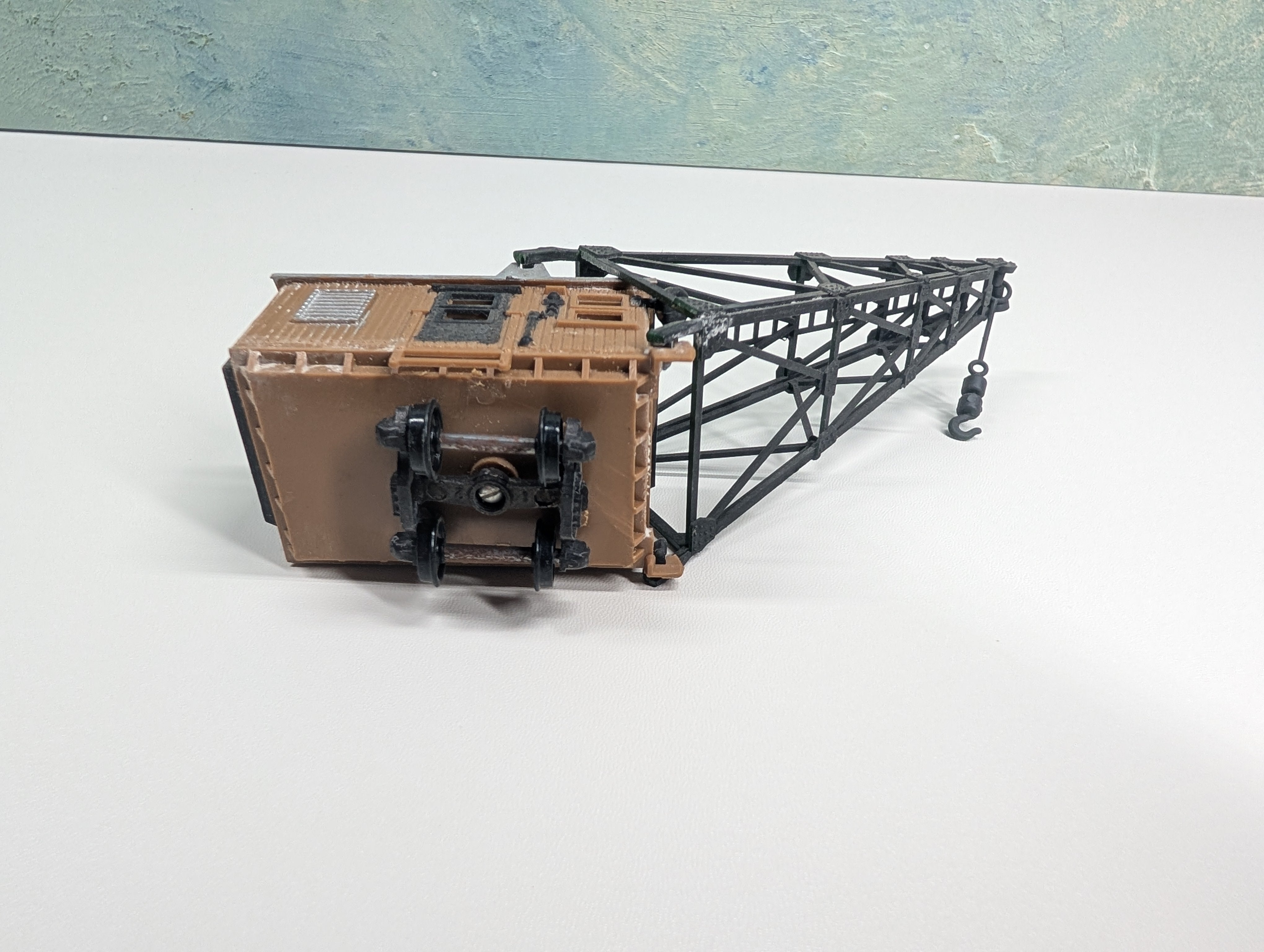 USED Tyco HO Scale Gantry Crane with Railroad Truck