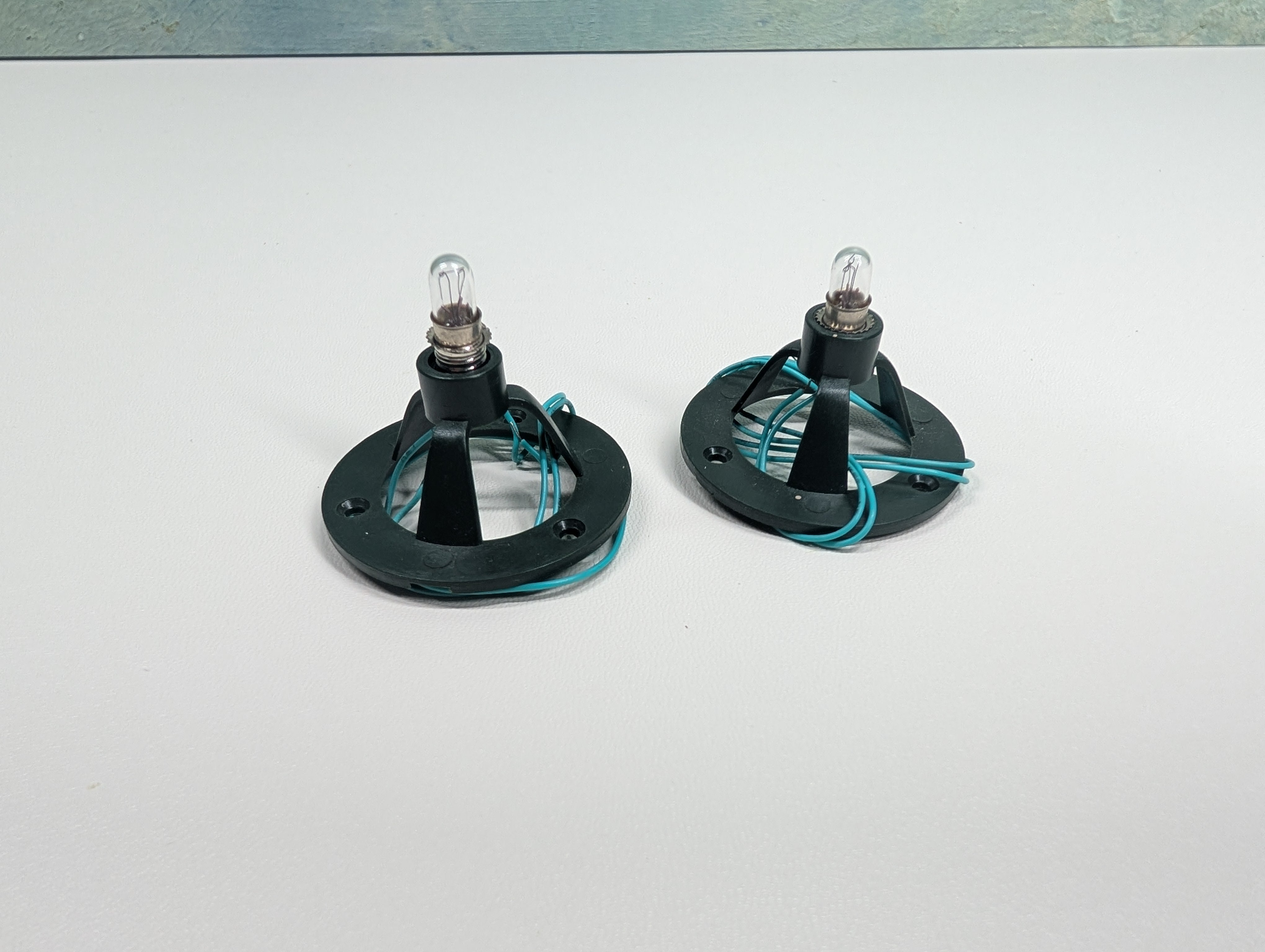 USED Life-Like 1200 MULTI Scale All-Purpose Model Train House Light Tested (2 pcs)