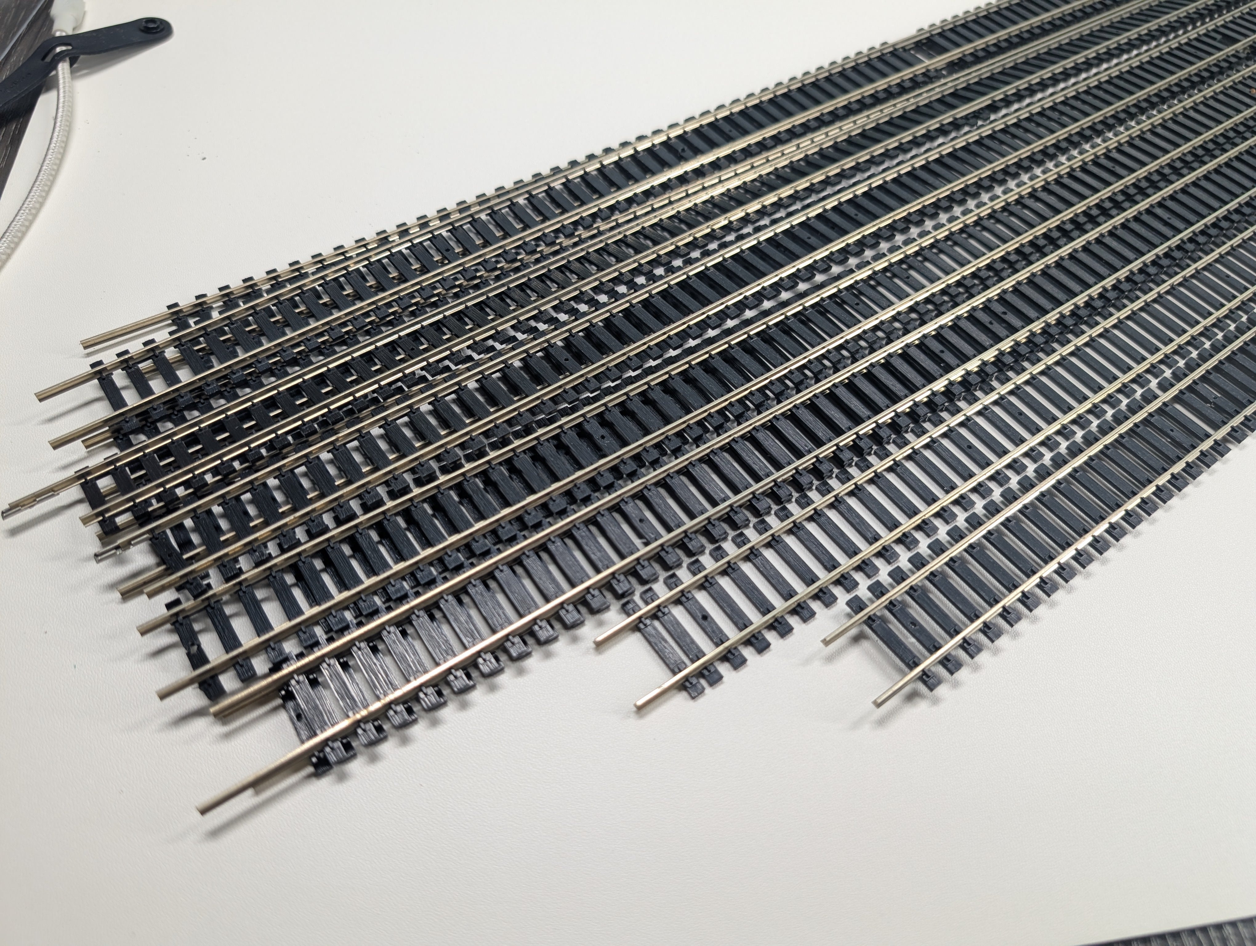 USED Atlas HO Scale Flex Track, Code 100 (12 pcs)