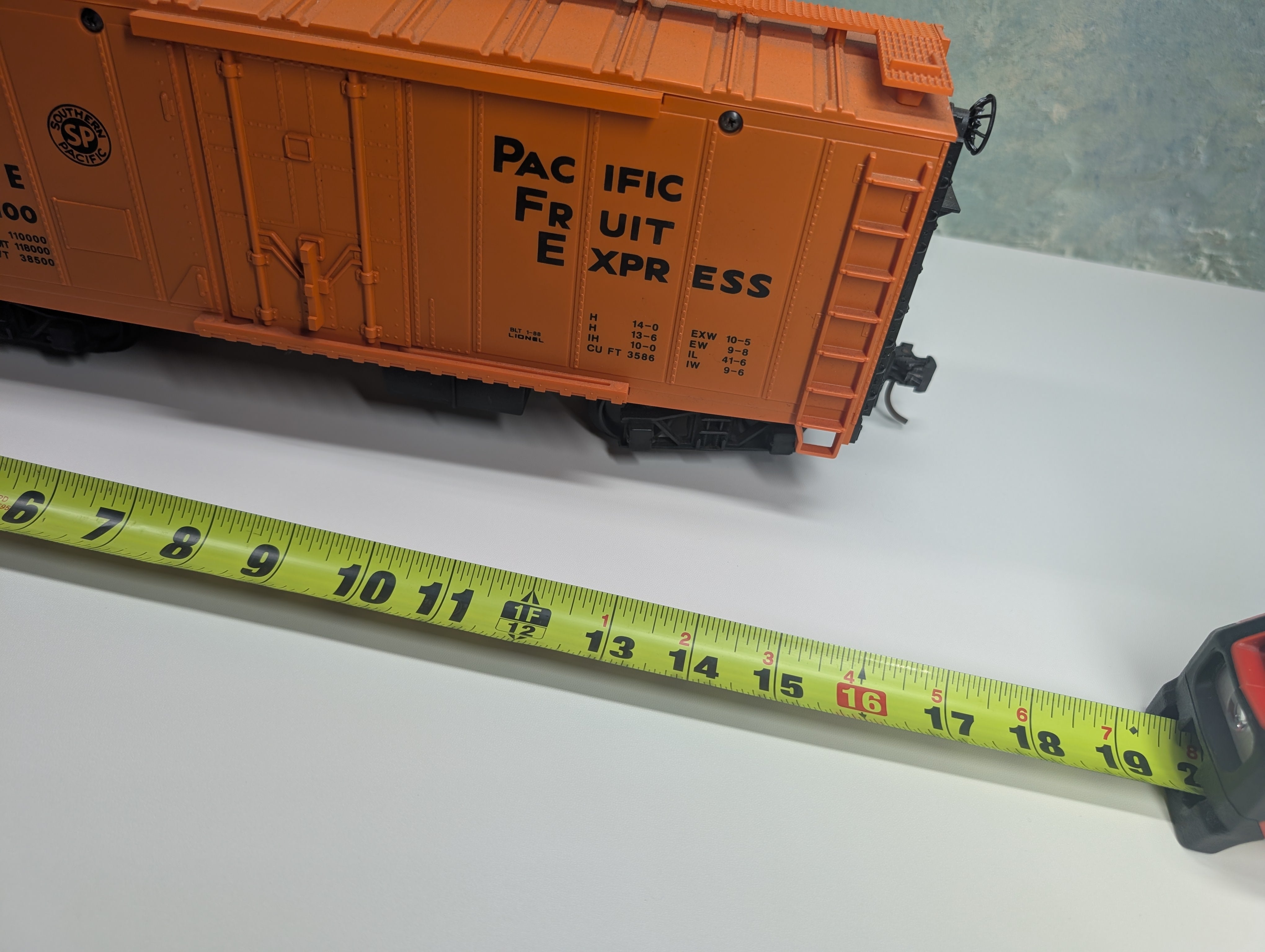 USED Lionel G Scale Reefer Pacific Fruit Express PFE #87100