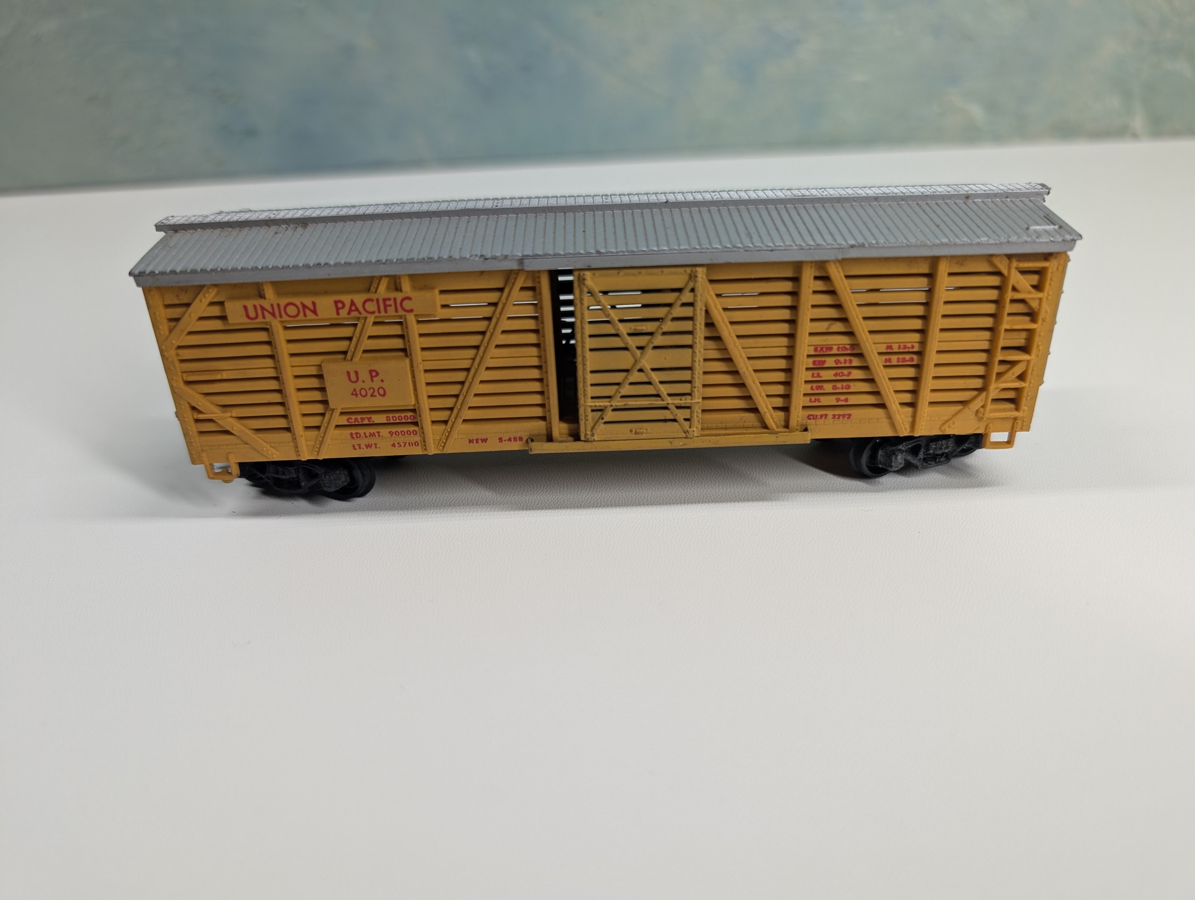 USED REVELL HO Scale Stock Car Union Pacific UP #4020