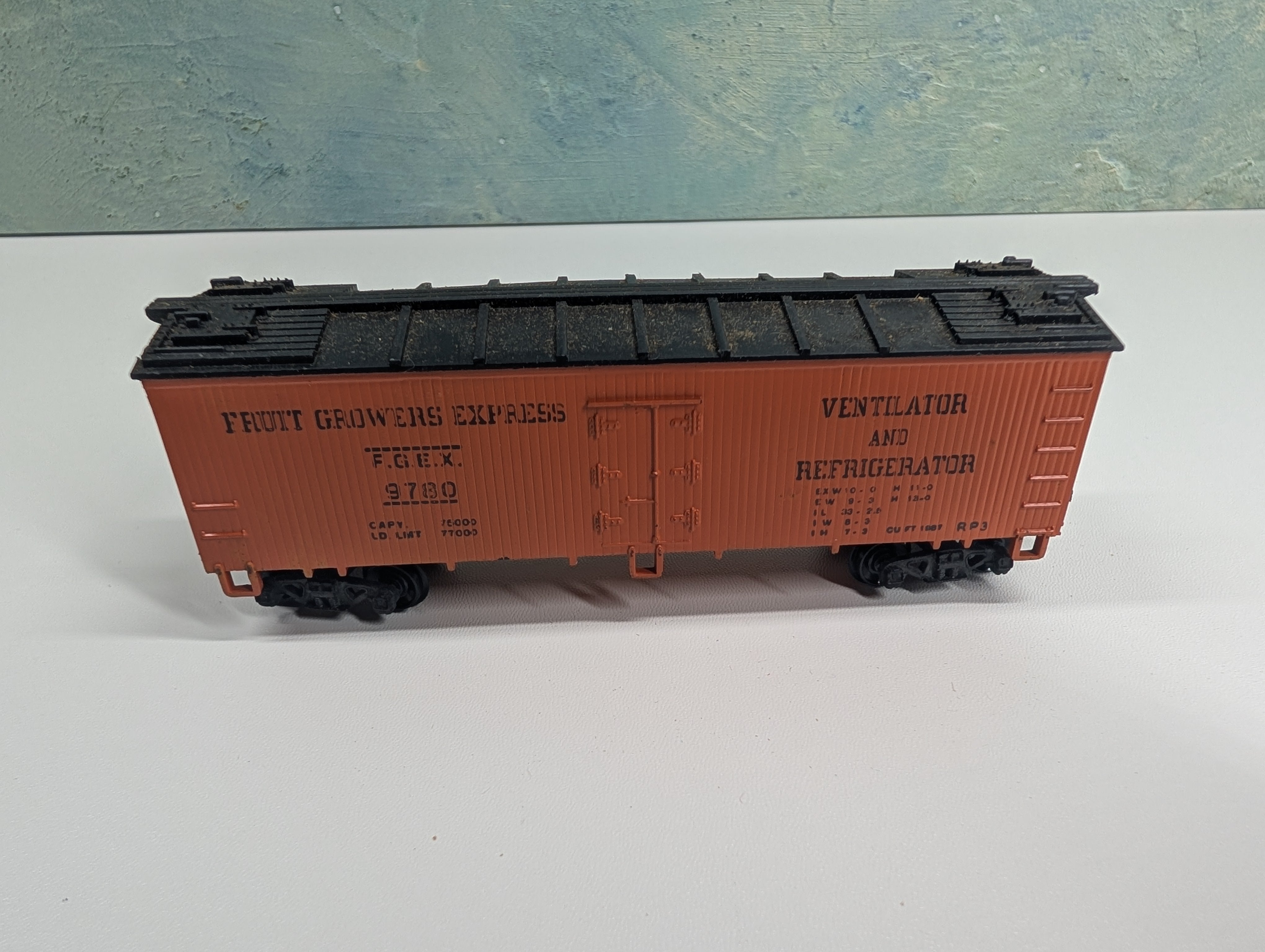 USED Varney HO Scale Reefer Fruit Growers Express FGEX #9780
