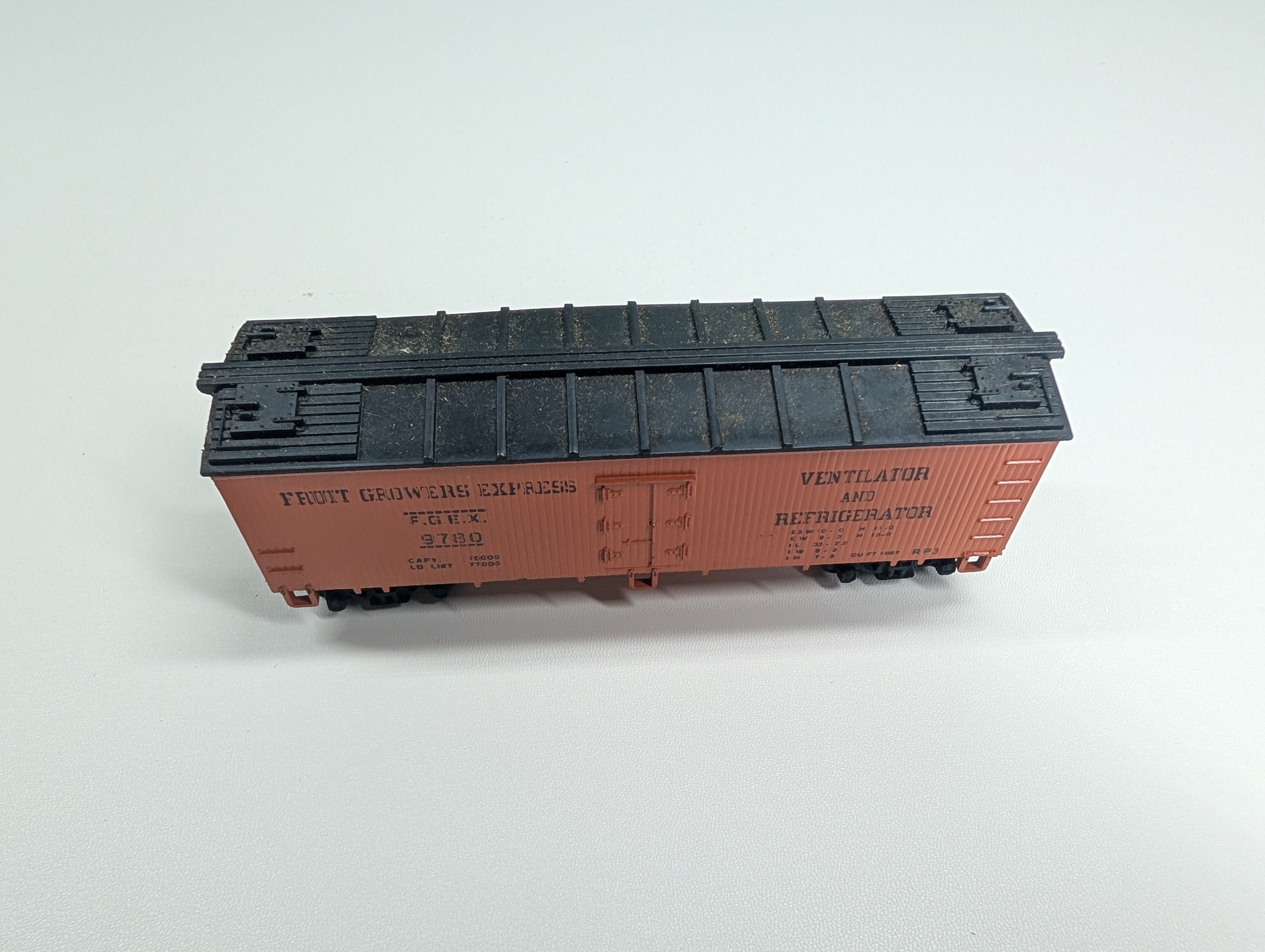 USED Varney HO Scale Reefer Fruit Growers Express FGEX #9780