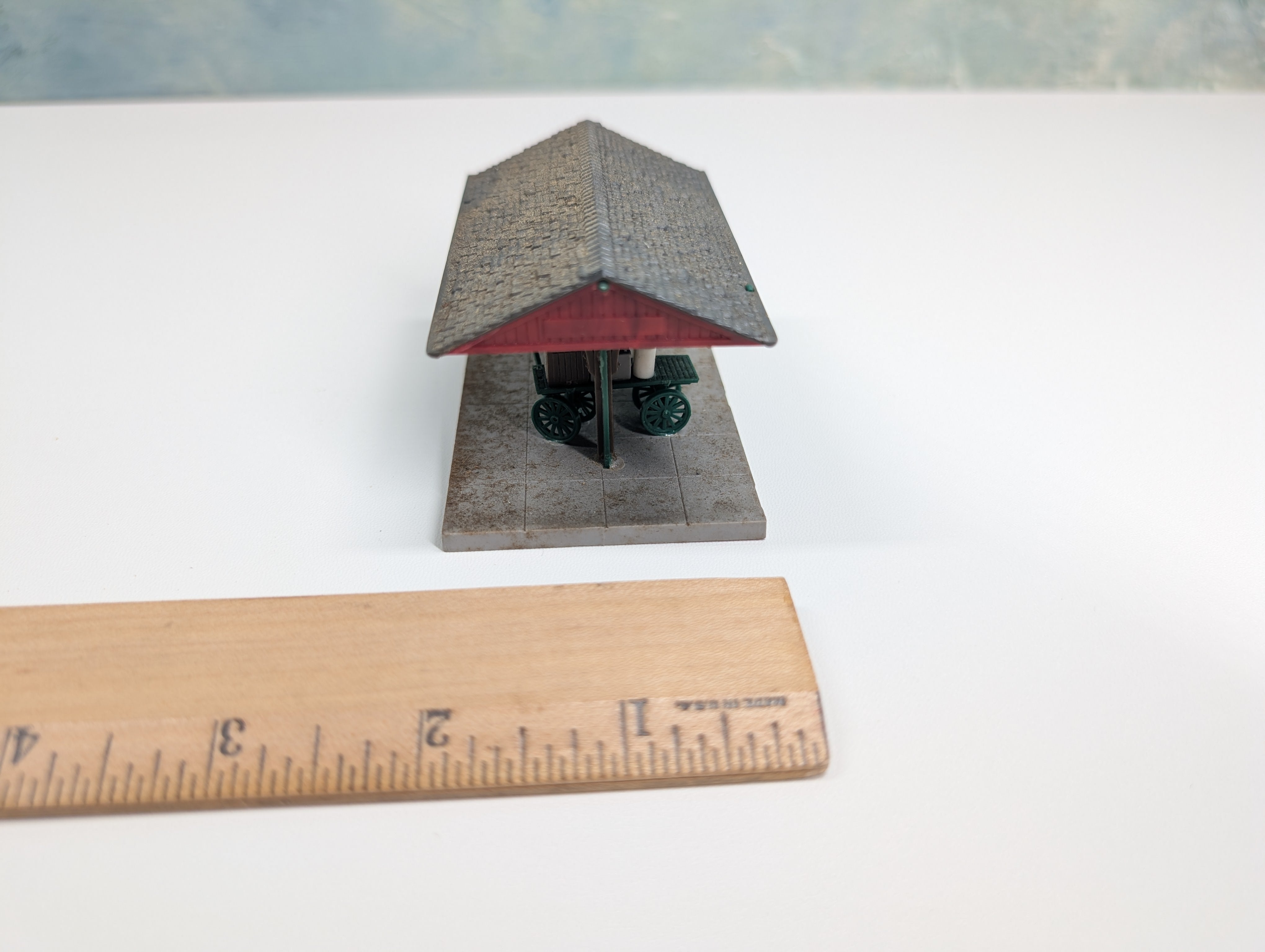 USED HO Scale Small Passenger Platform