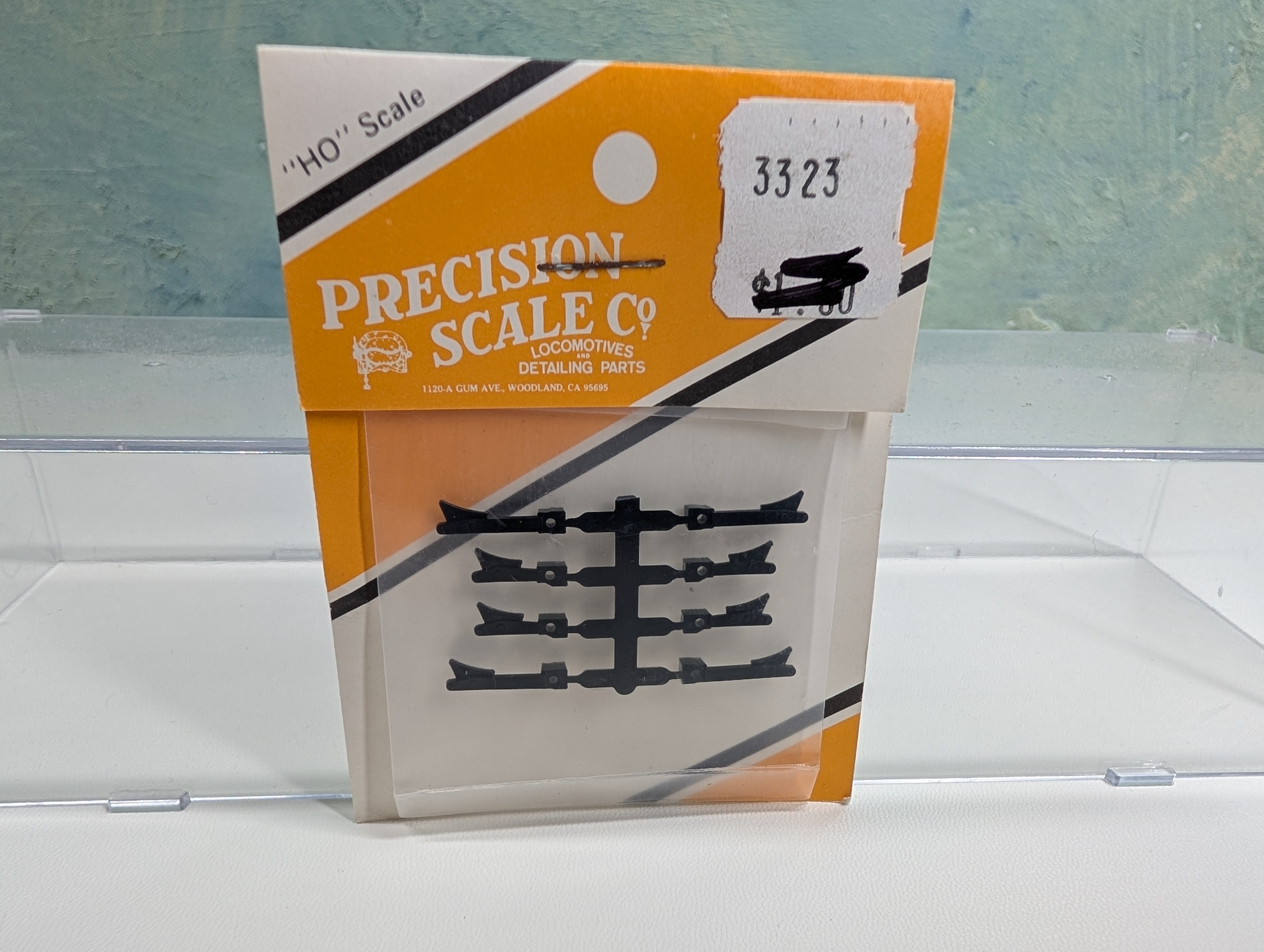 Precision Scale Co 3323 HO Scale Handers with Shoes, Short, Locomotive Brake Black Plastic, Detail Parts