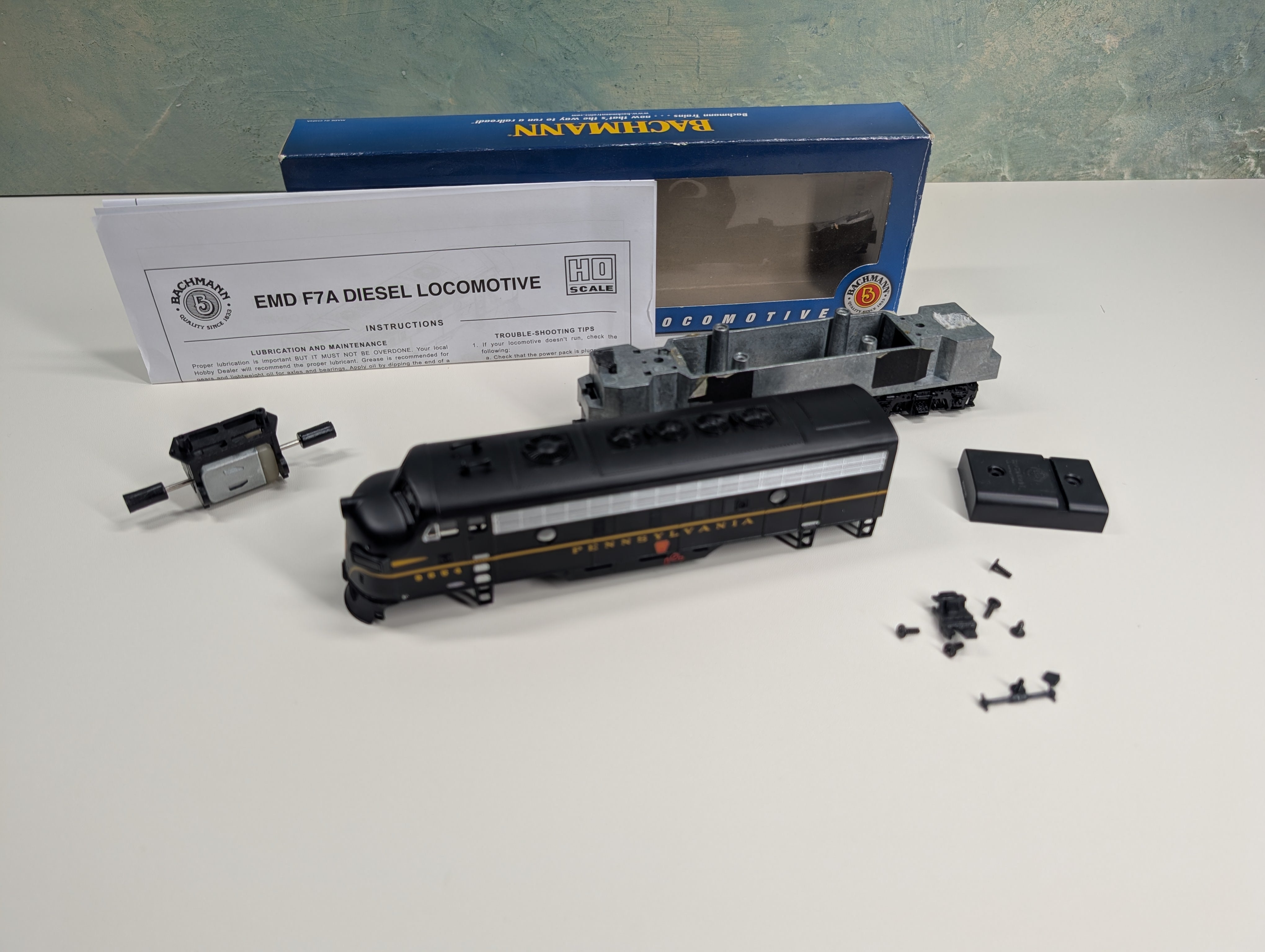 USED Bachmann 63001 HO Scale EMD F7-A Locomotive Pennsylvania 9654 Parts & Shell Only