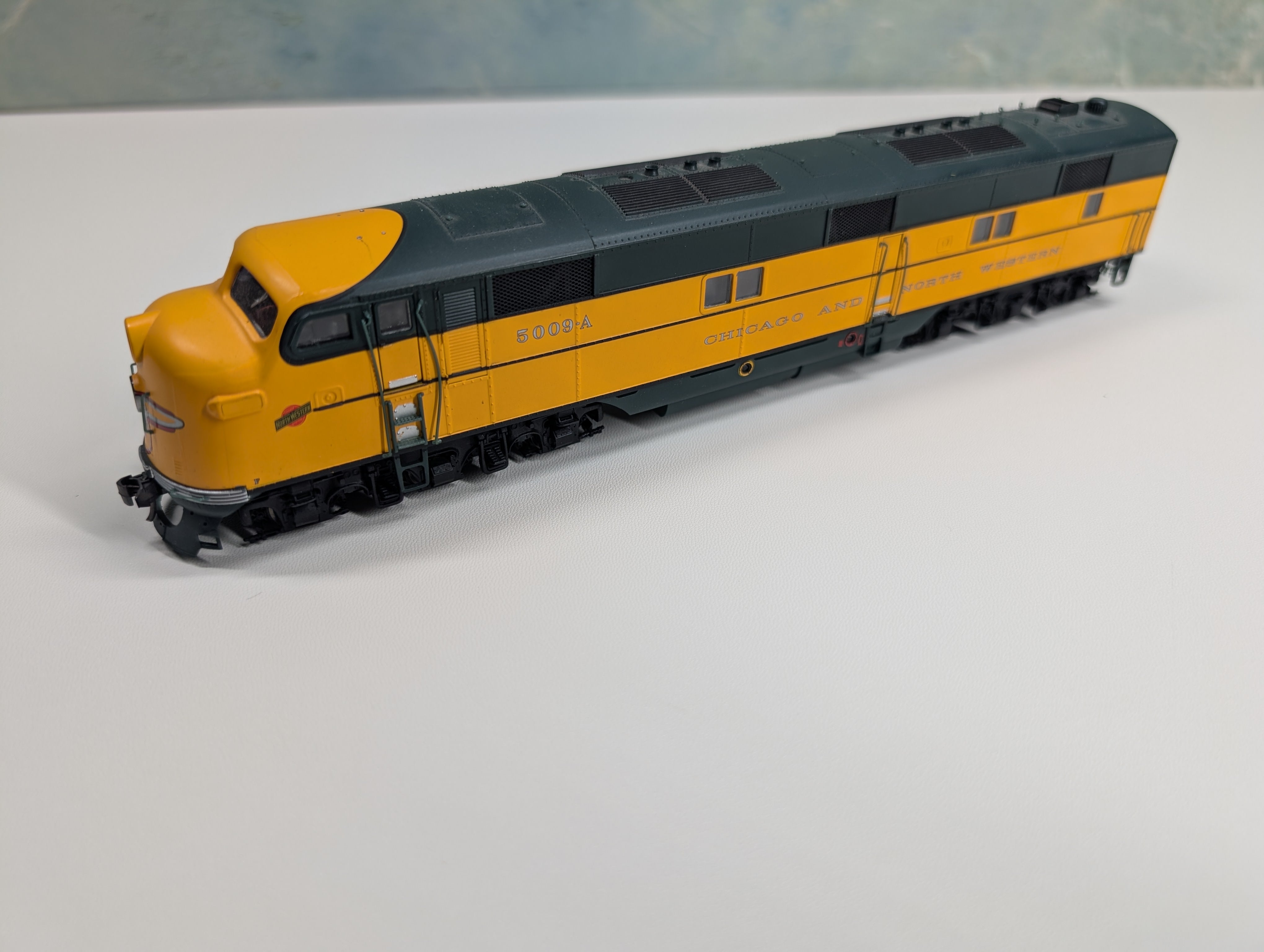 USED Life-Like HO Scale Proto 2000 E7 Diesel Locomotive Chicago & North Western CNW #5009A Runs DC