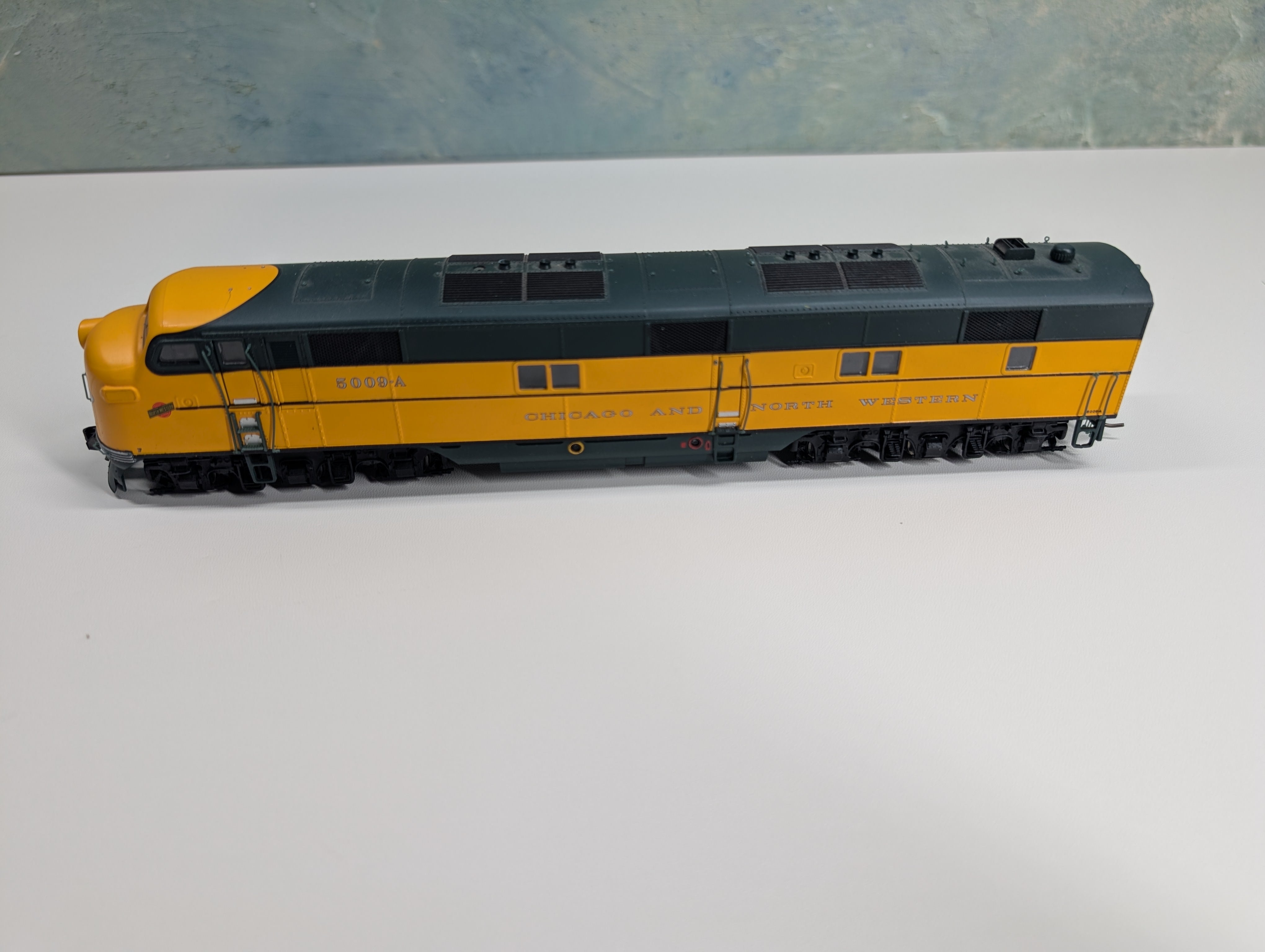USED Life-Like HO Scale Proto 2000 E7 Diesel Locomotive Chicago & North Western CNW #5009A Runs DC