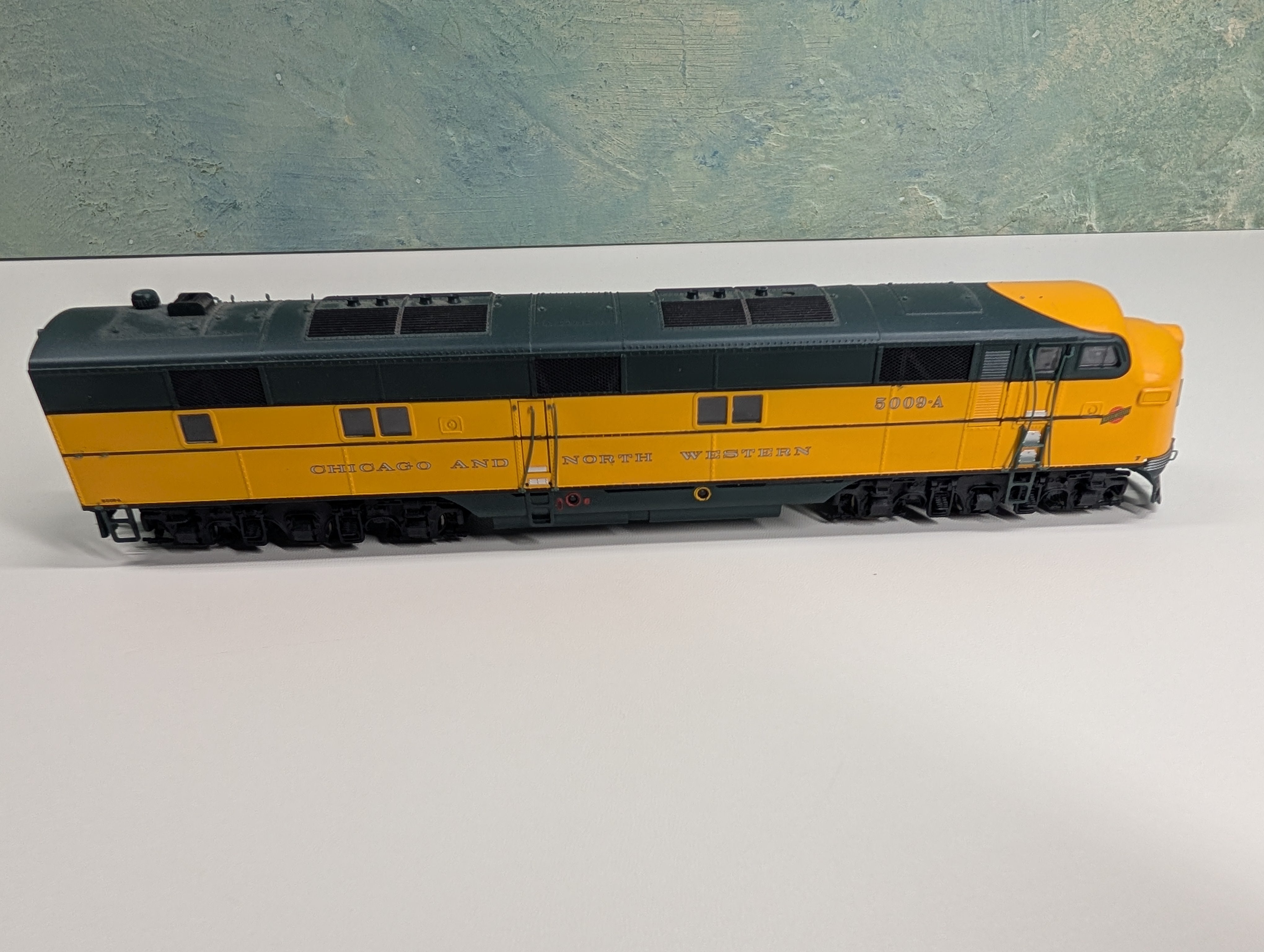 USED Life-Like HO Scale Proto 2000 E7 Diesel Locomotive Chicago & North Western CNW #5009A Runs DC