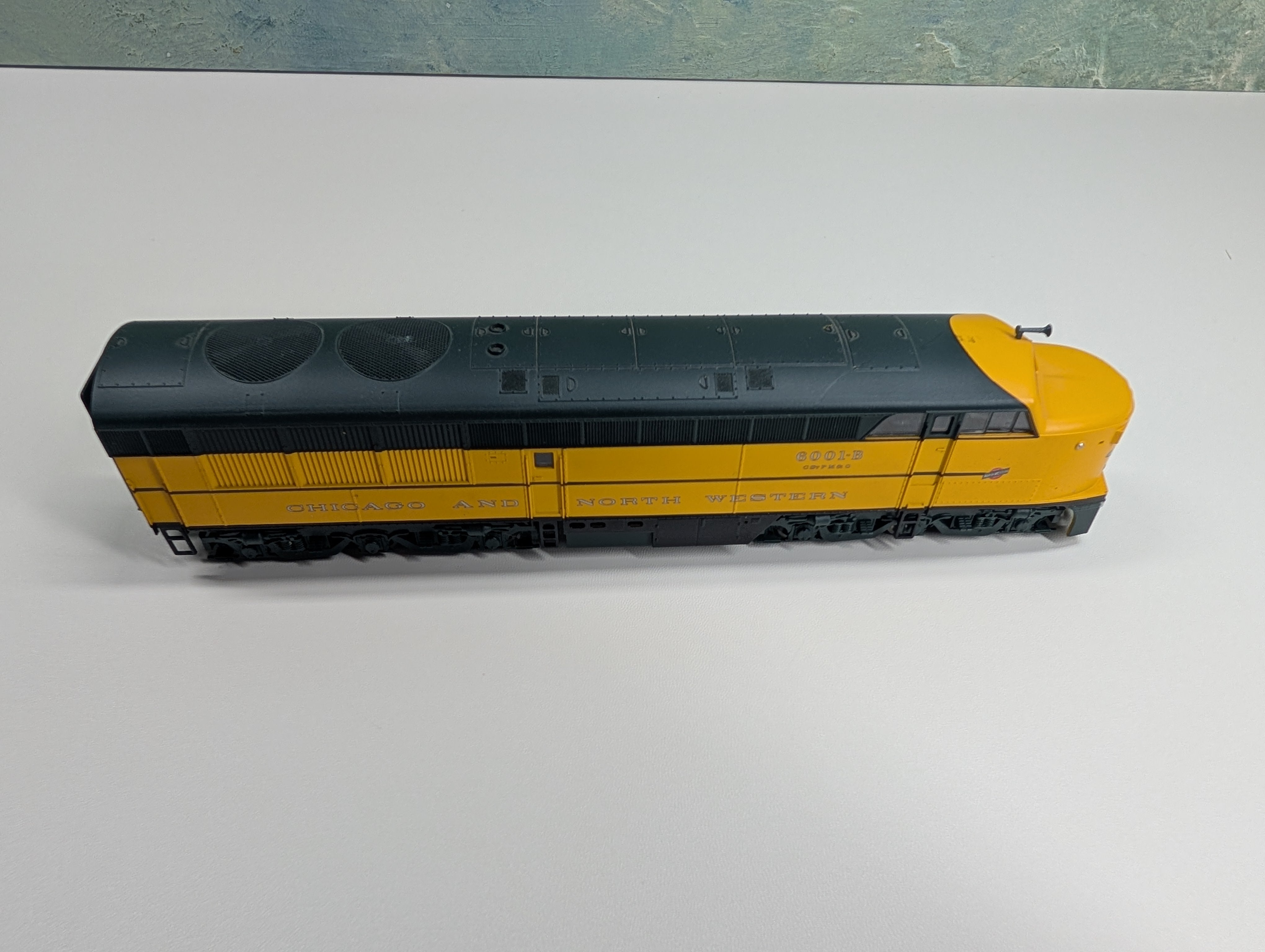 USED Life-Like HO Scale Set of Proto 1000 Erie Built Diesel Locomotive Chicago & North Western Chicago & North Western CNW #6001B Runs DC (2 pcs)