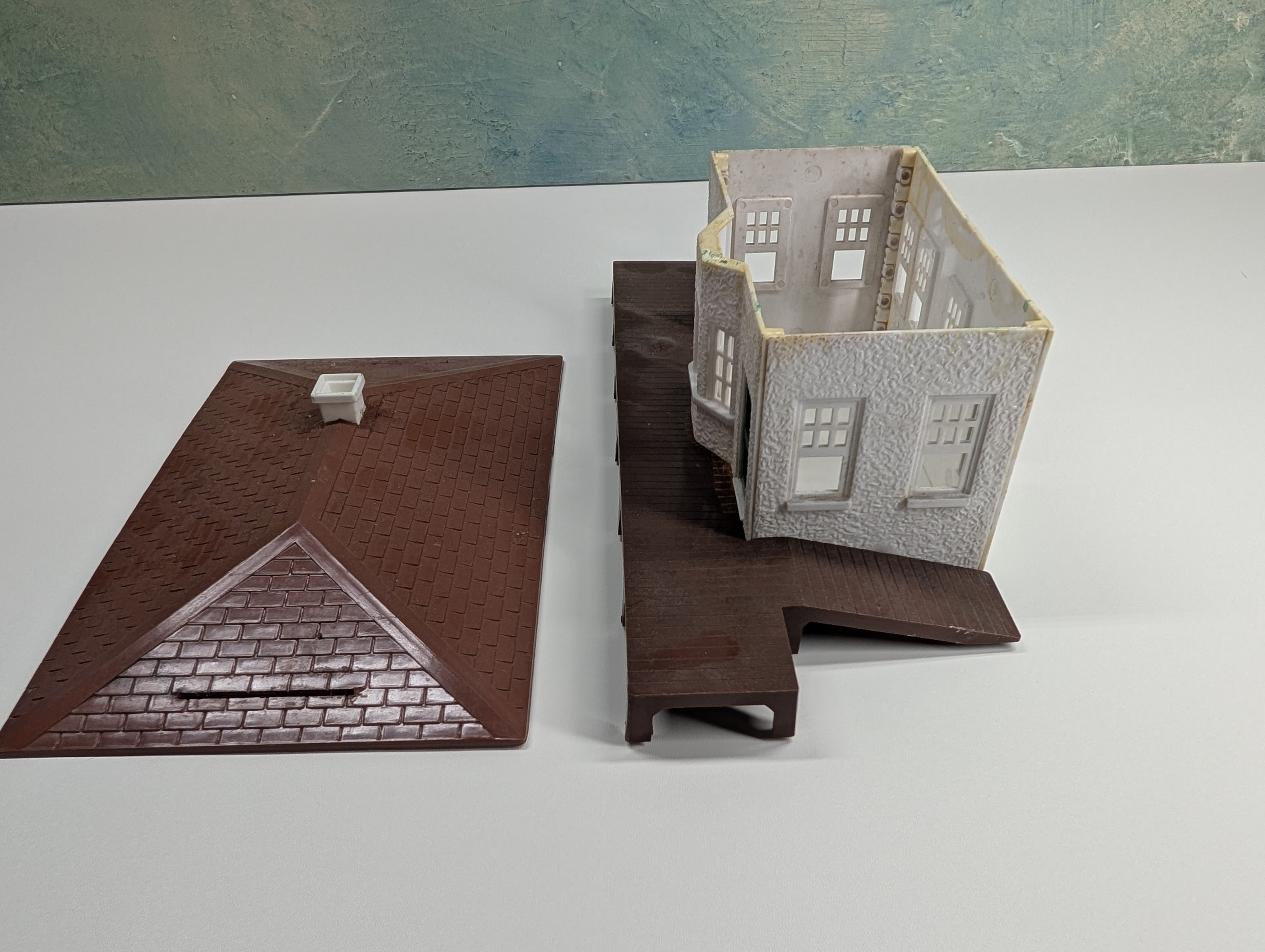 USED Bachmann O Plasticville Suburban Station