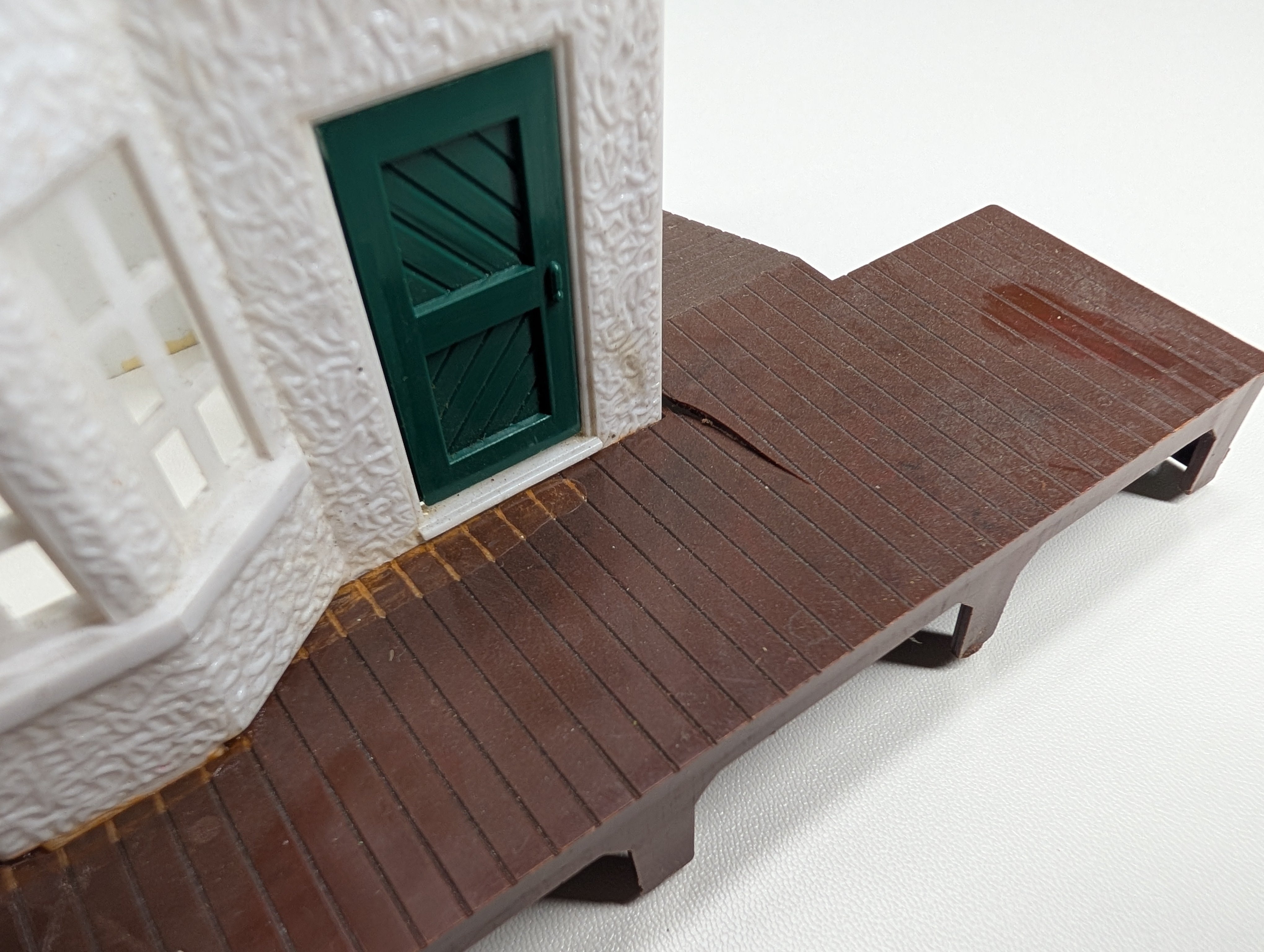 USED Bachmann O Plasticville Suburban Station