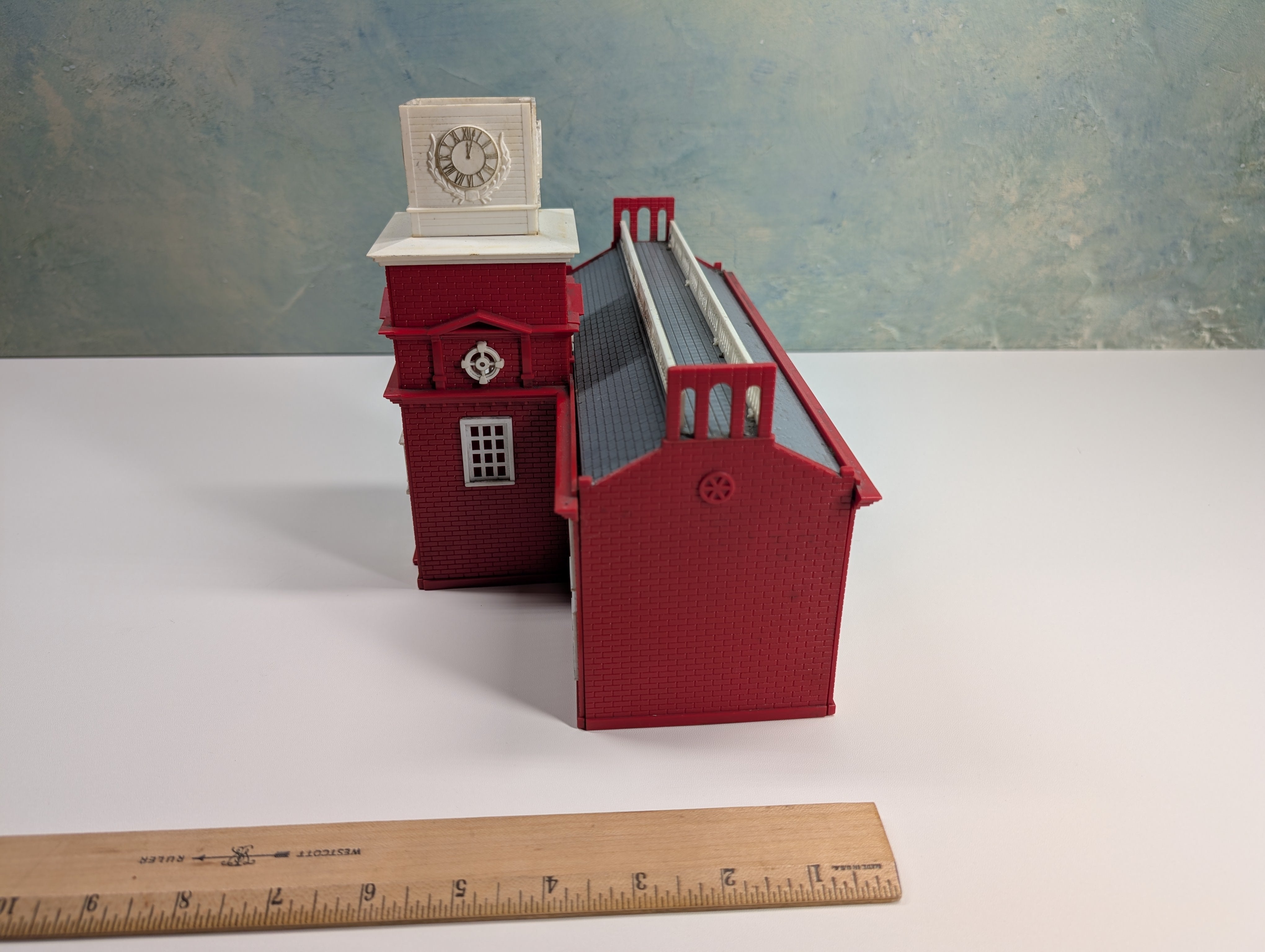 USED Bachmann O Plasticville Independence Hall, City Brick Building