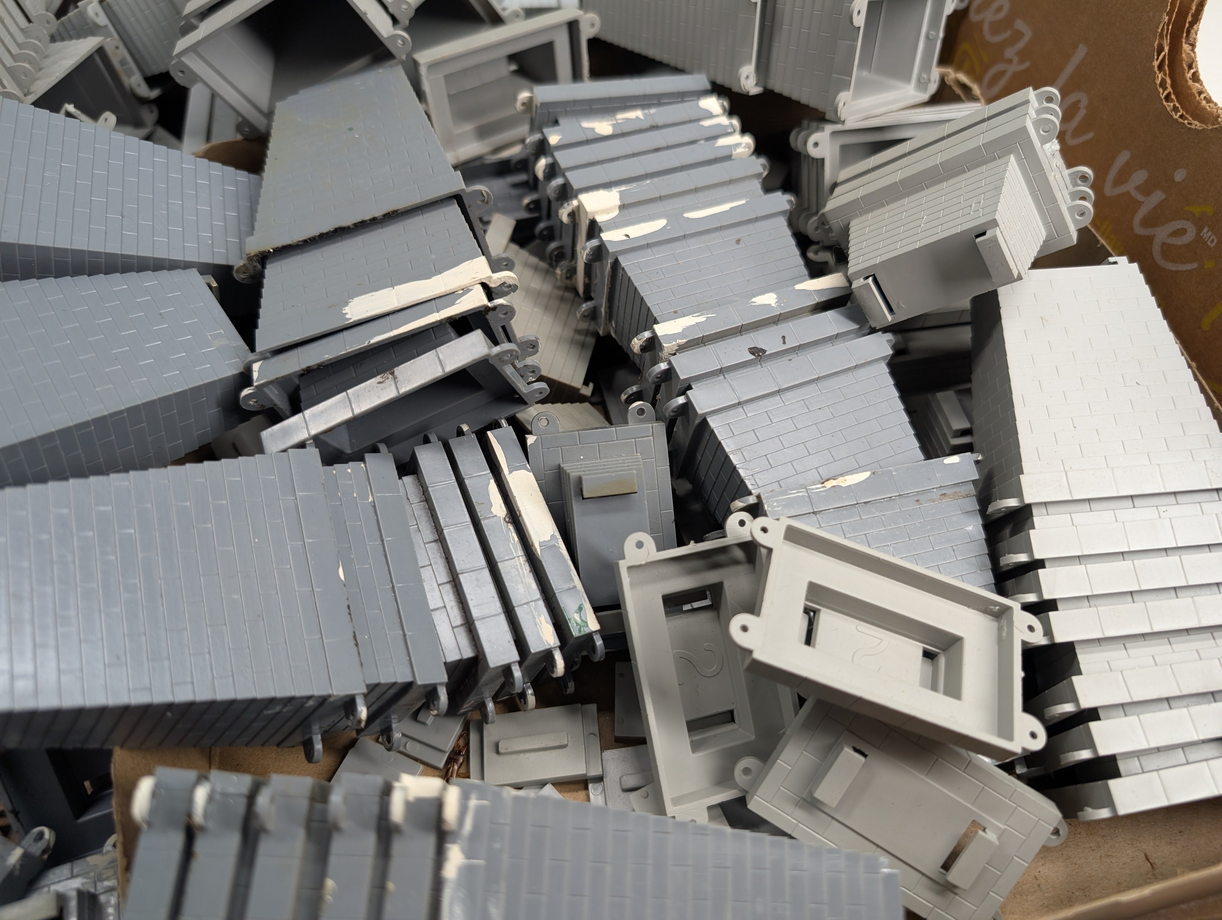 USED Atlas HO Scale Large Lot of Various Piers (50+ pcs)