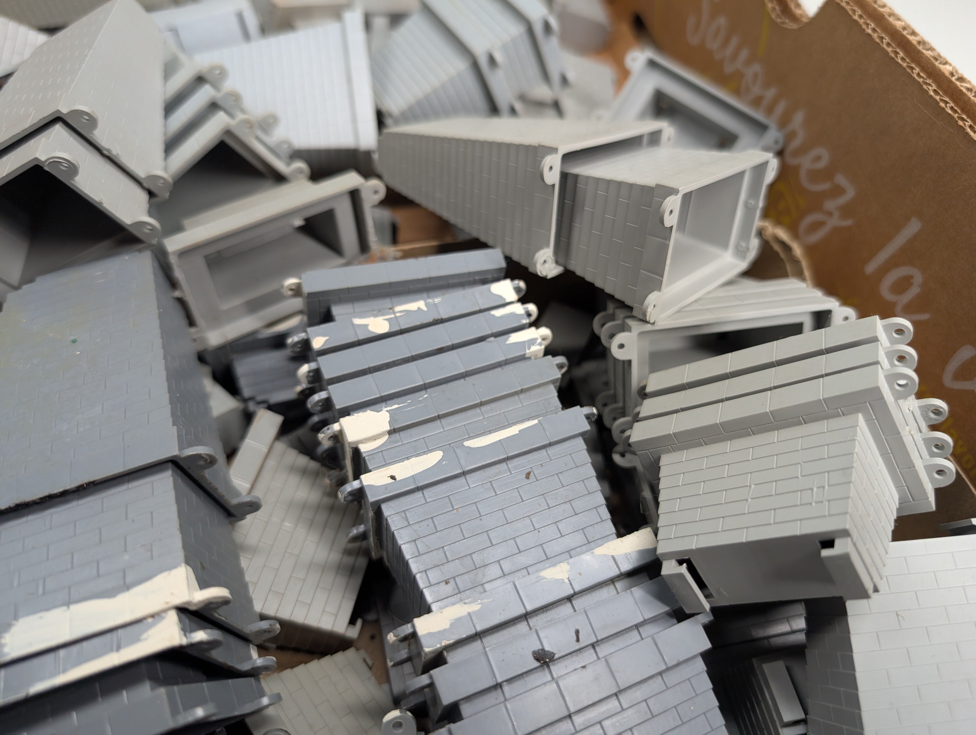 USED Atlas HO Scale Large Lot of Various Piers (50+ pcs)