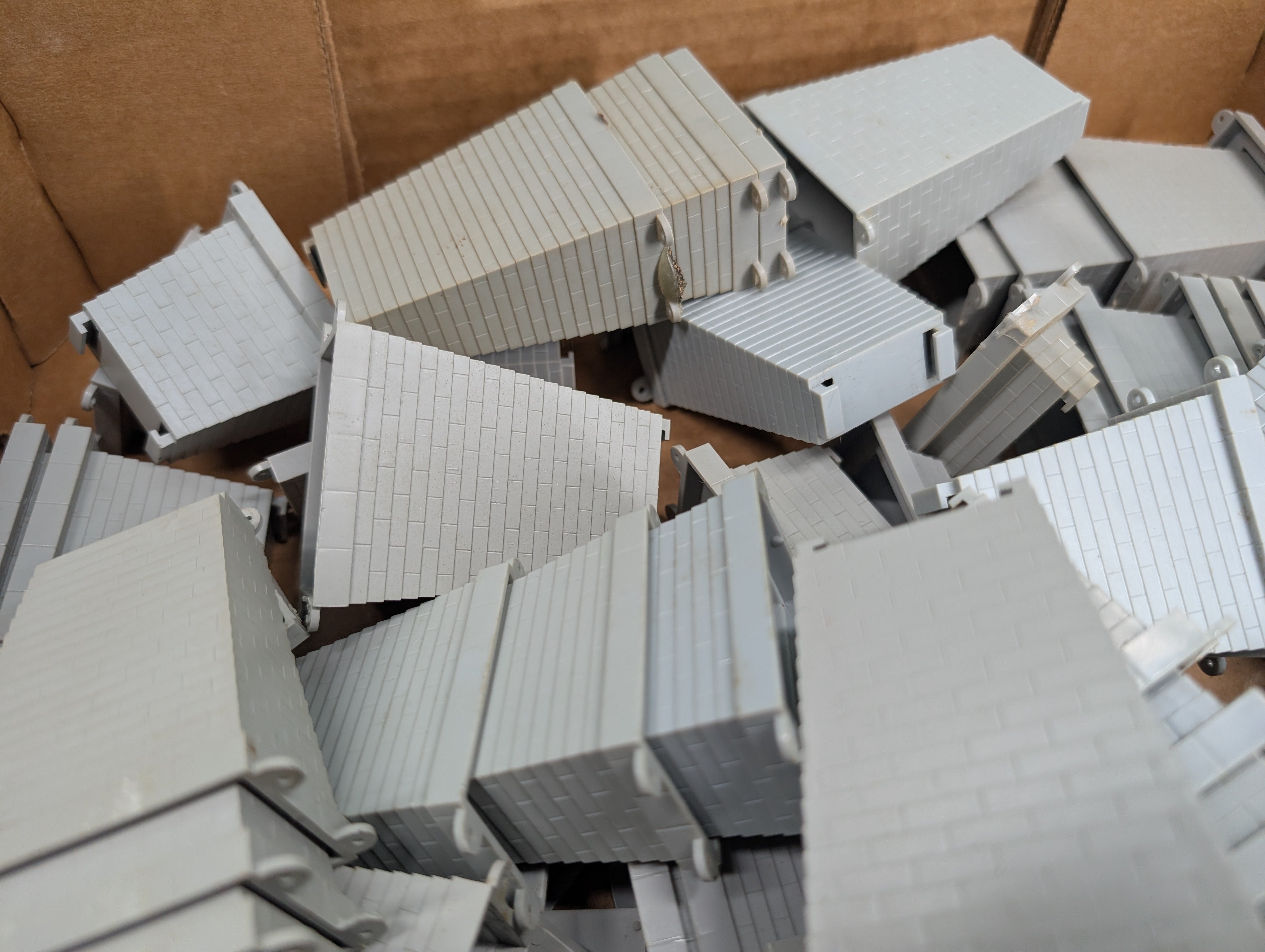 USED Atlas HO Scale Large Lot of Various Piers (50+ pcs)