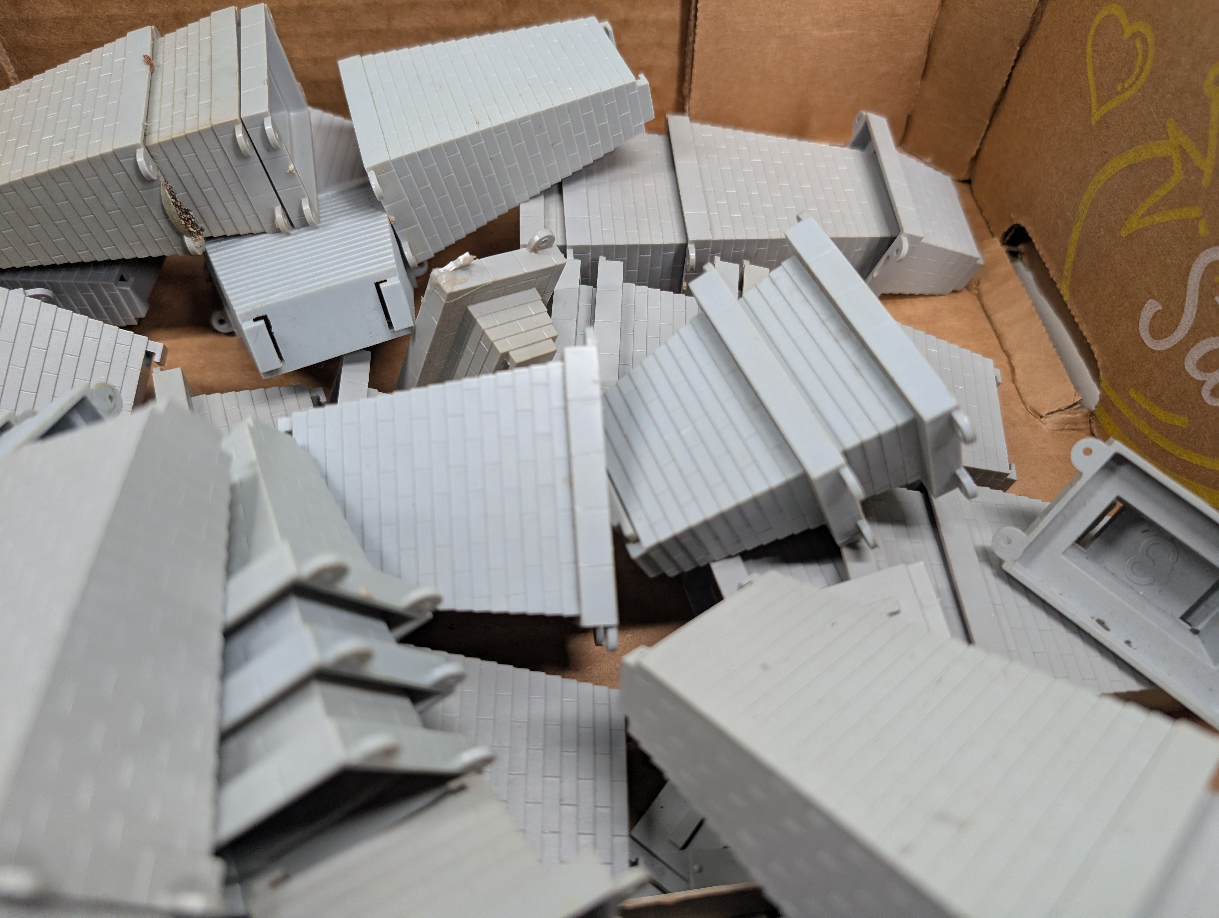 USED Atlas HO Scale Large Lot of Various Piers (50+ pcs)